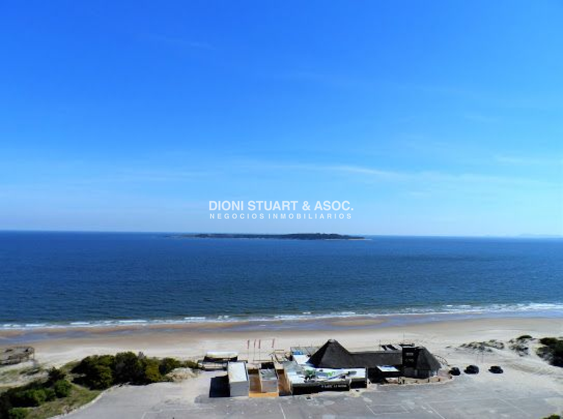 Apartamento ID.341 - Coral Tower - En venta - 3 Dormitorios en Suite + Dependencia