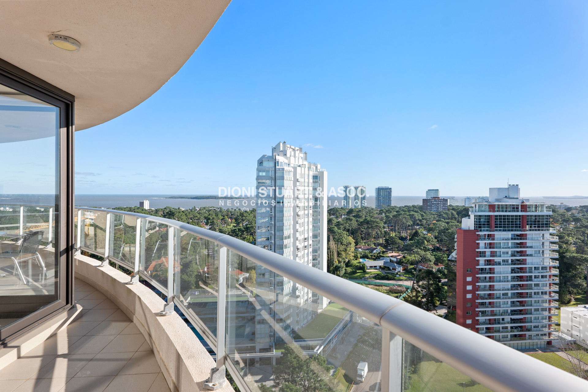 Apartamento ID.669 - Stradivarius - 3 Dormitorios - Piso Alto