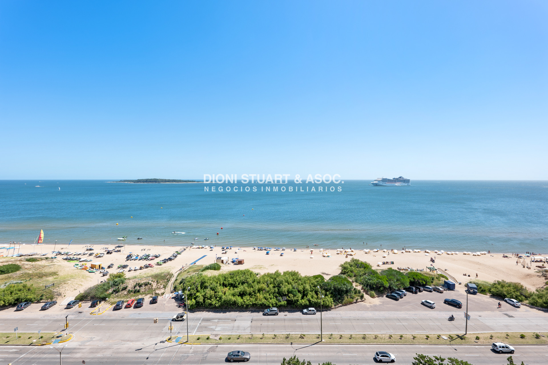 Apartamento ID.606 - Aquarela - 4 Dorms en Suite