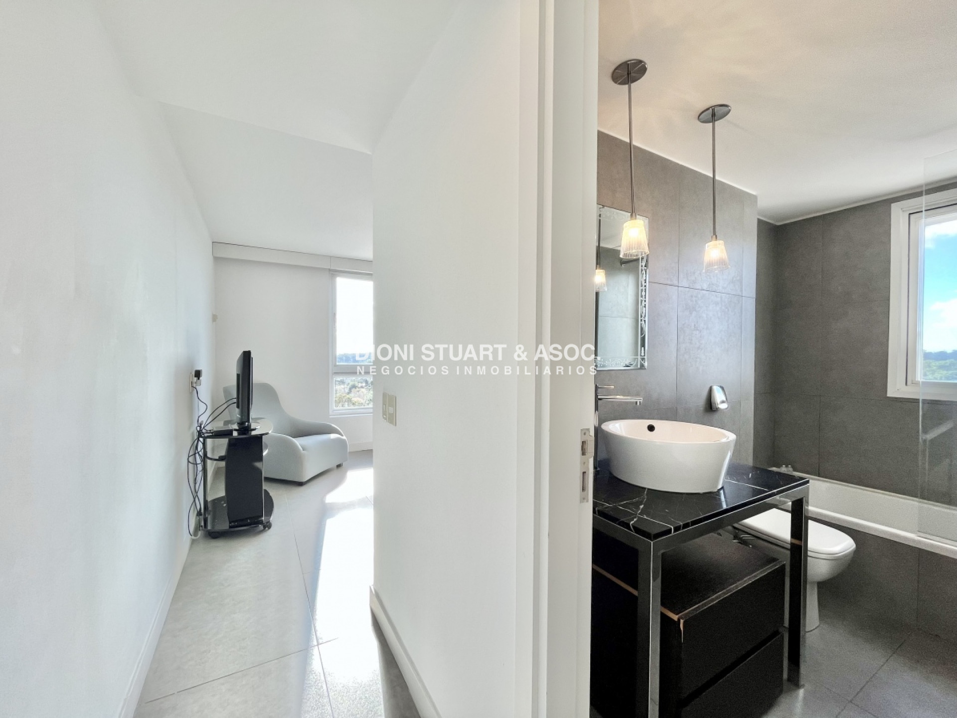 Apartamento ID.490 - Apartamento en Yoo en Venta!! 2 Dormitorios!! Roosevelt!! Cerca de Todo!! Punta del Este!!