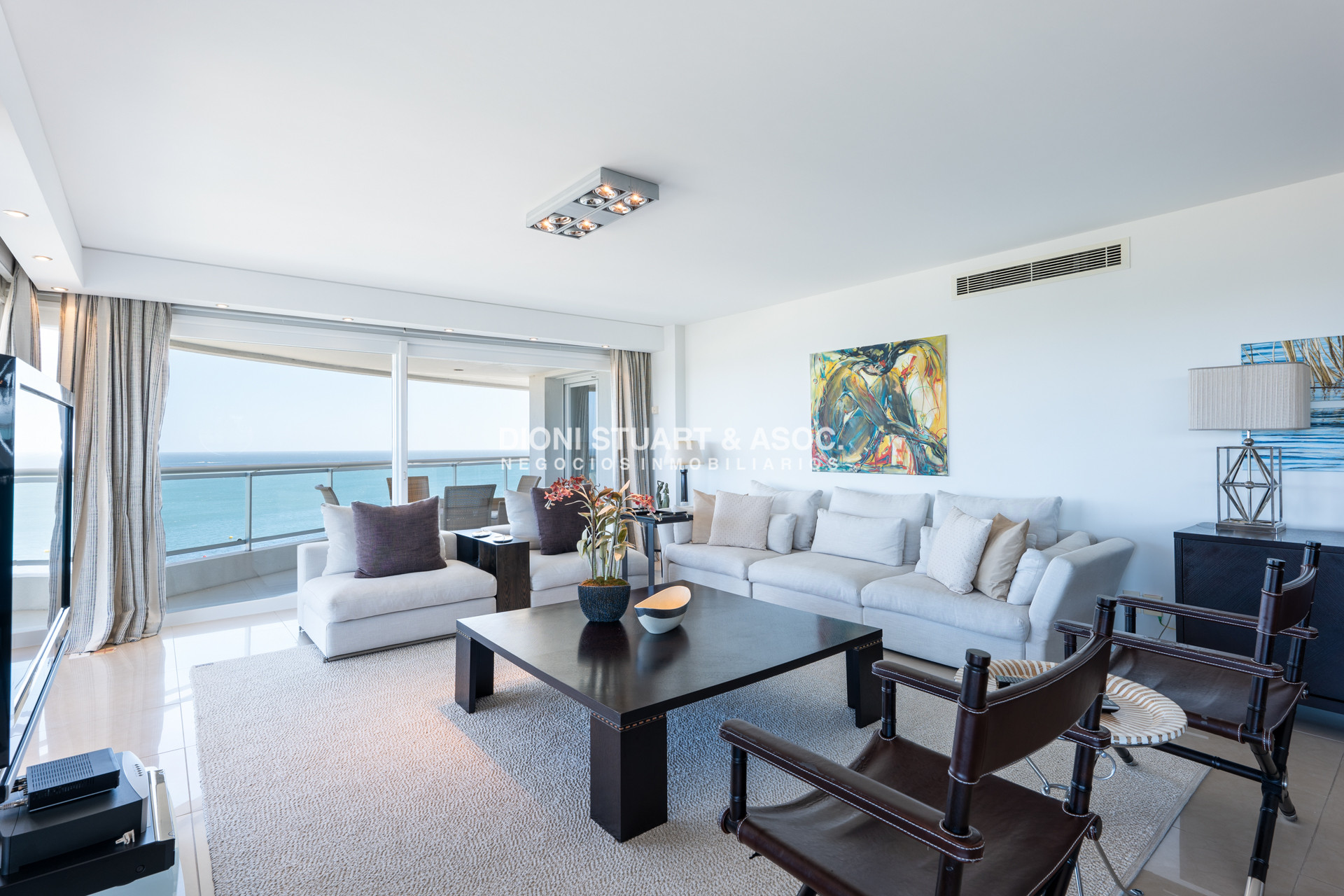Apartamento ID.606 - Aquarela - 4 Dorms en Suite