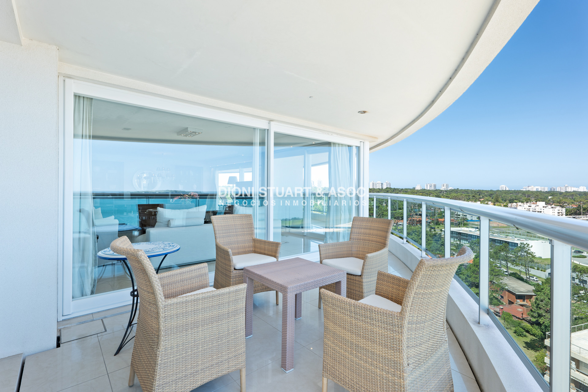 Apartamento ID.606 - Aquarela - 4 Dorms en Suite