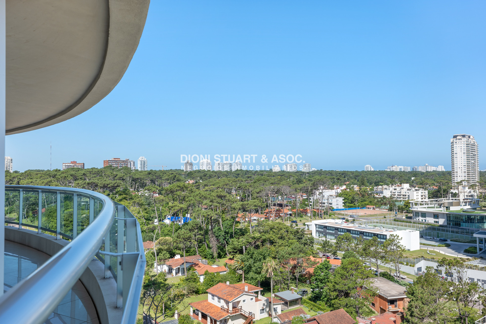Apartamento ID.606 - Aquarela - 4 Dorms en Suite