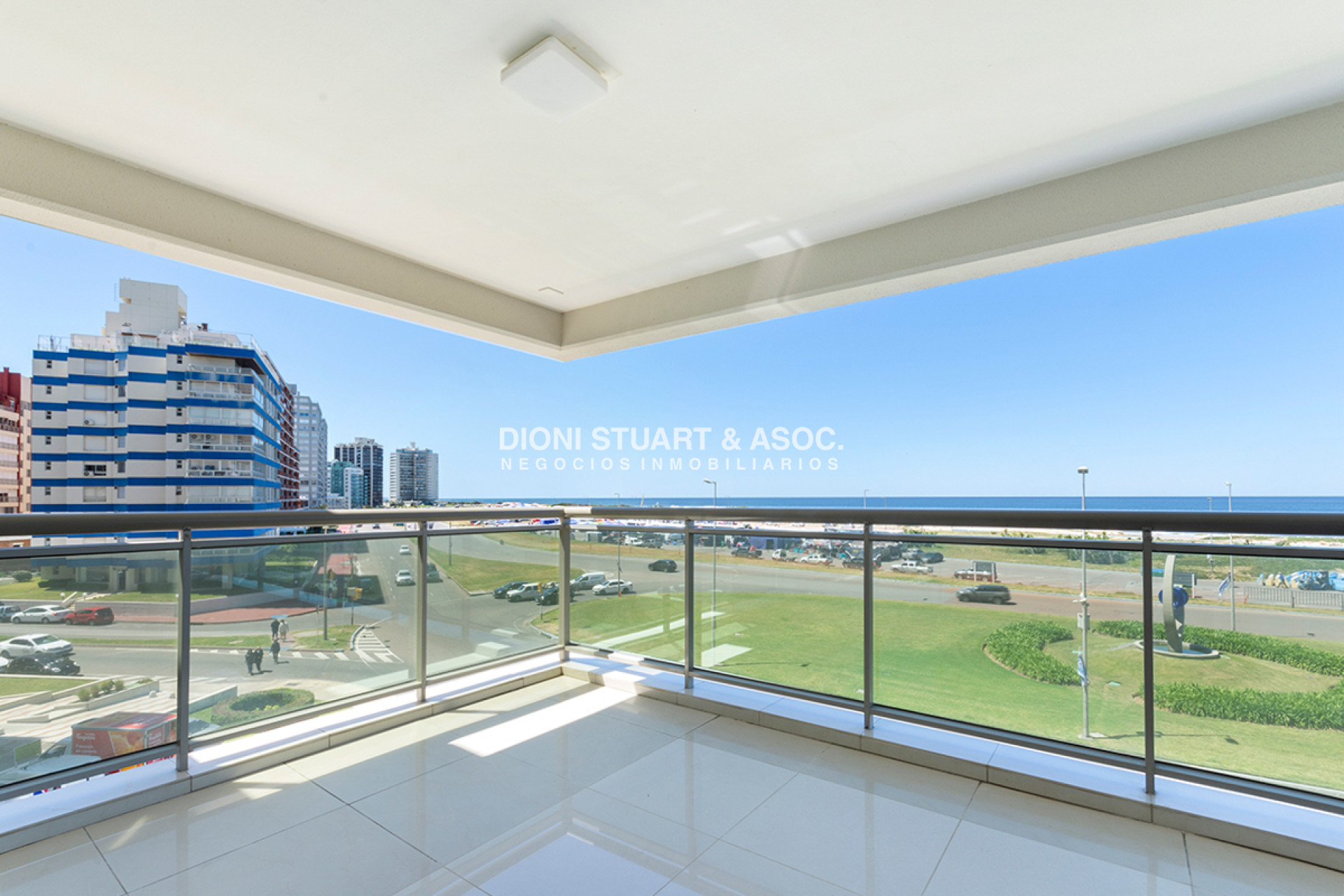 Apartamento ID.532 - Imperiale 1 - Esquinero - 3 Dormitorios en Suite