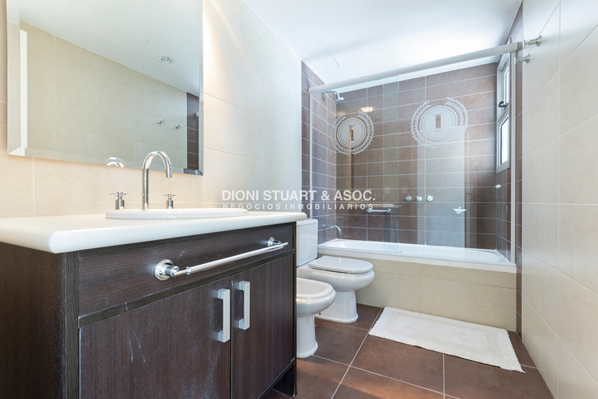 Apartamento ID.532 - Imperiale 1 - Esquinero - 3 Dormitorios en Suite
