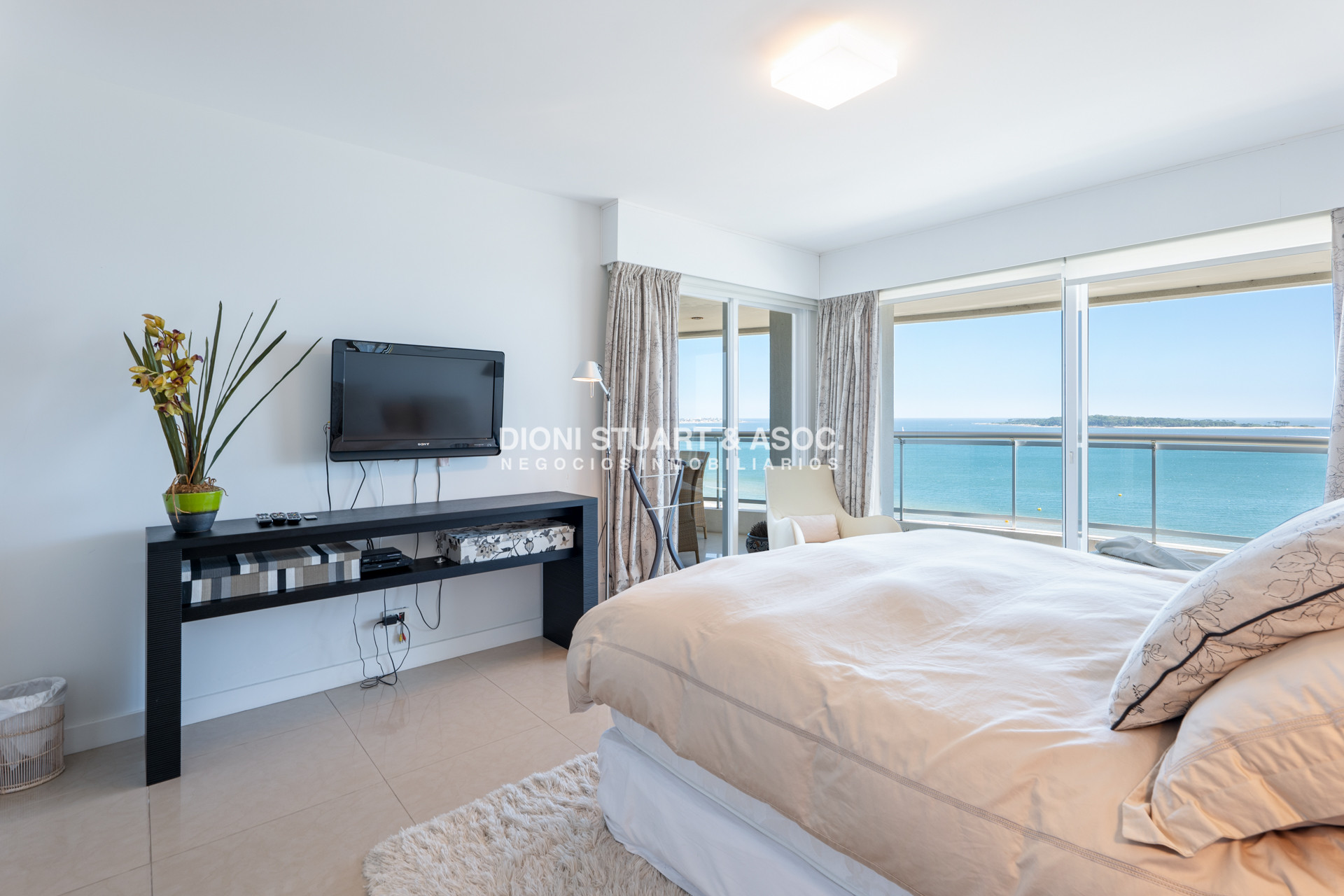 Apartamento ID.606 - Aquarela - 4 Dorms en Suite