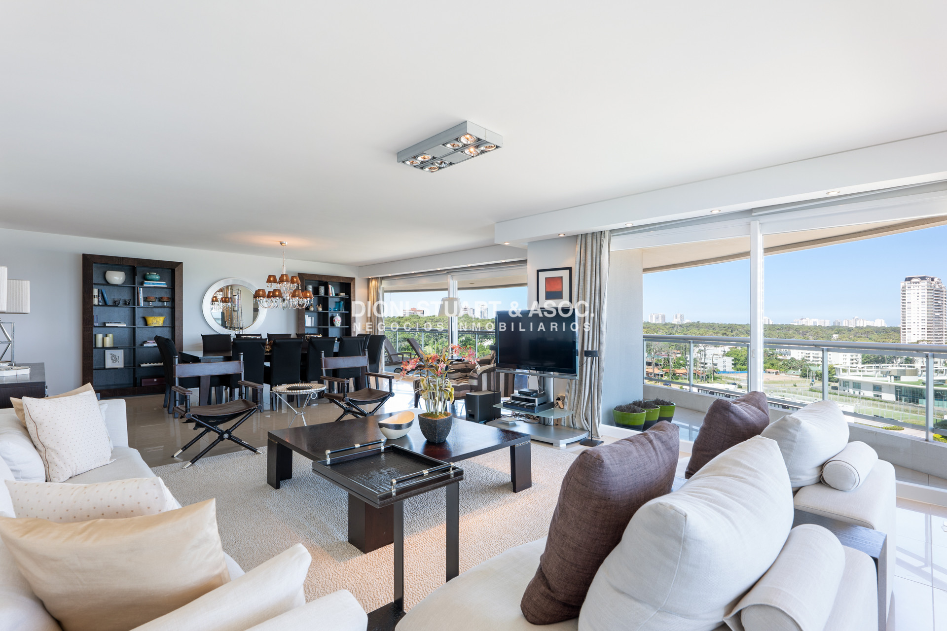 Apartamento ID.606 - Aquarela - 4 Dorms en Suite