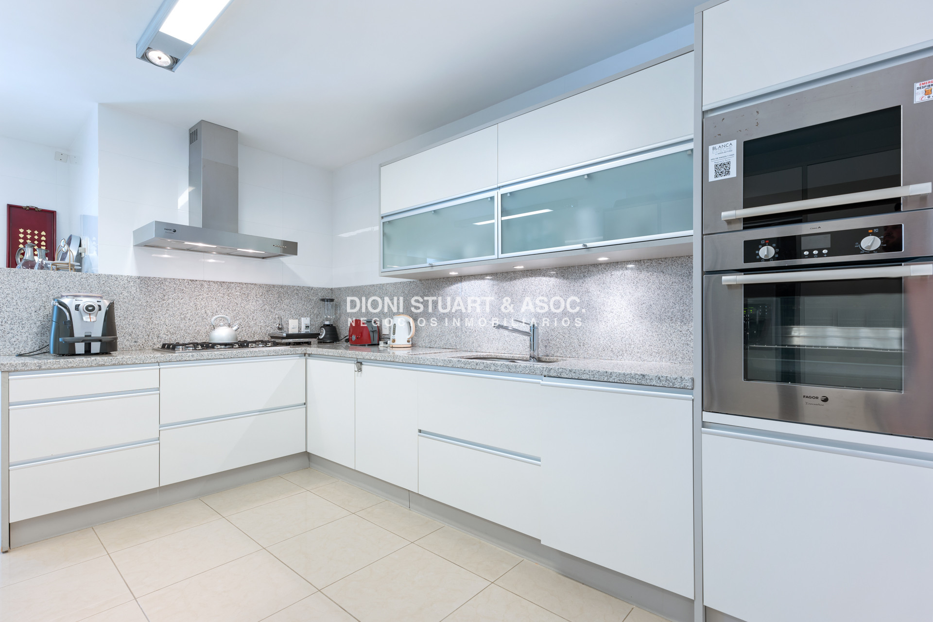 Apartamento ID.606 - Aquarela - 4 Dorms en Suite