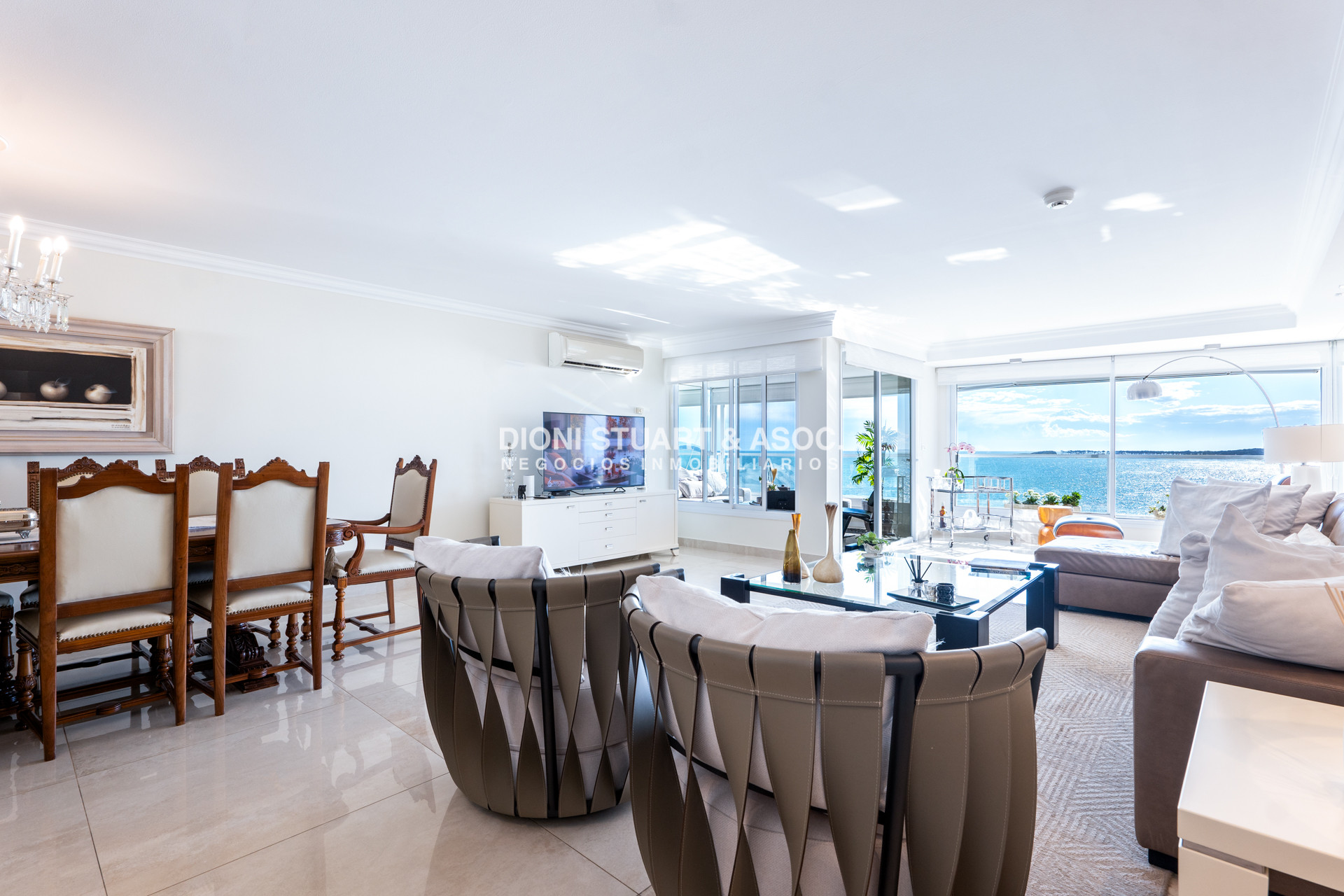 Apartamento ID.844 - Apartamento en Beverly Tower - Alquiler de Temporada - 3 Dorm en suite + Dep.