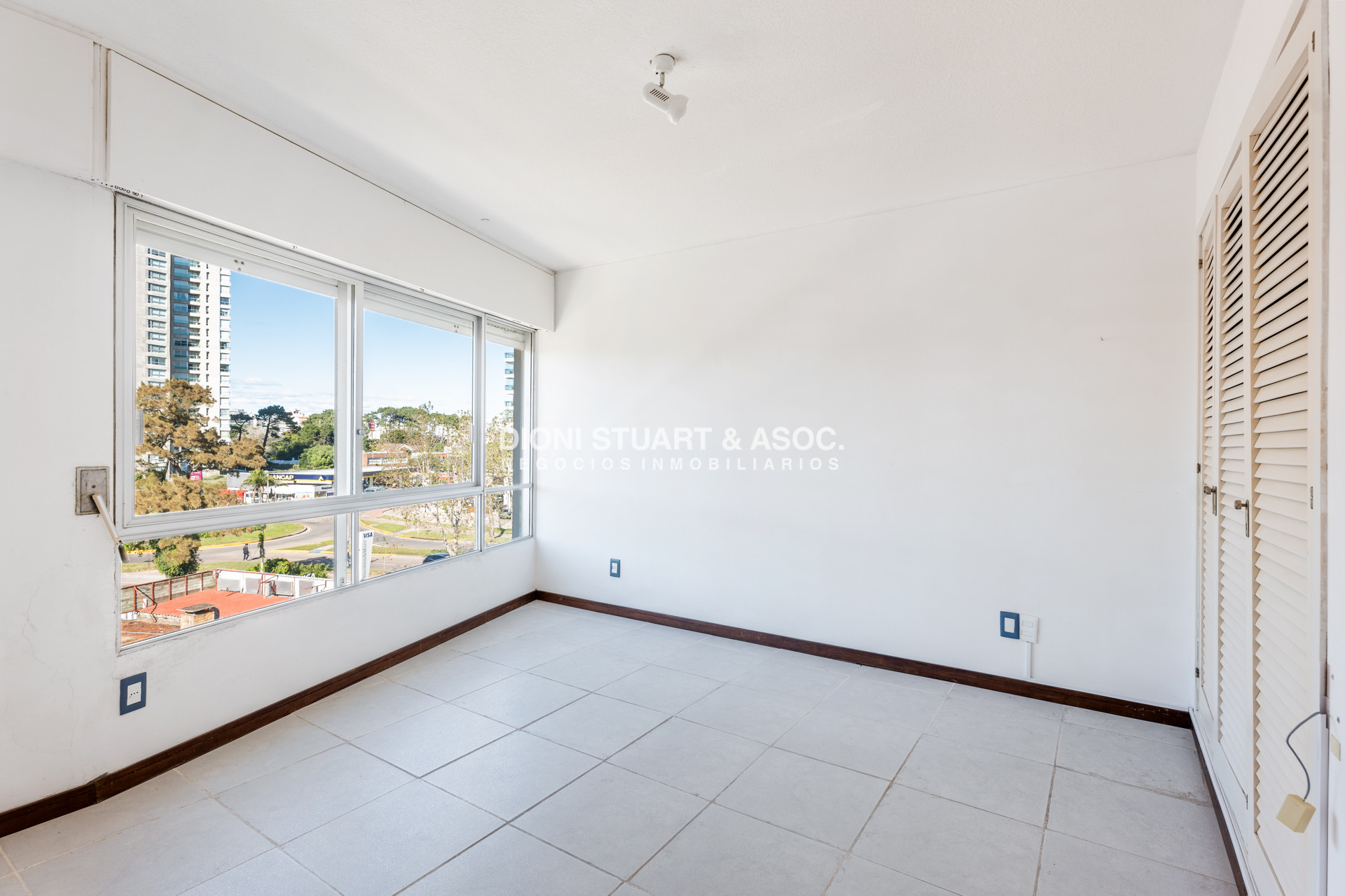 Apartamento ID.664 - Apartamento en Roosevelt - 3 Dormitorios y 3 Baños - Edificio Dormar - Punta del Este