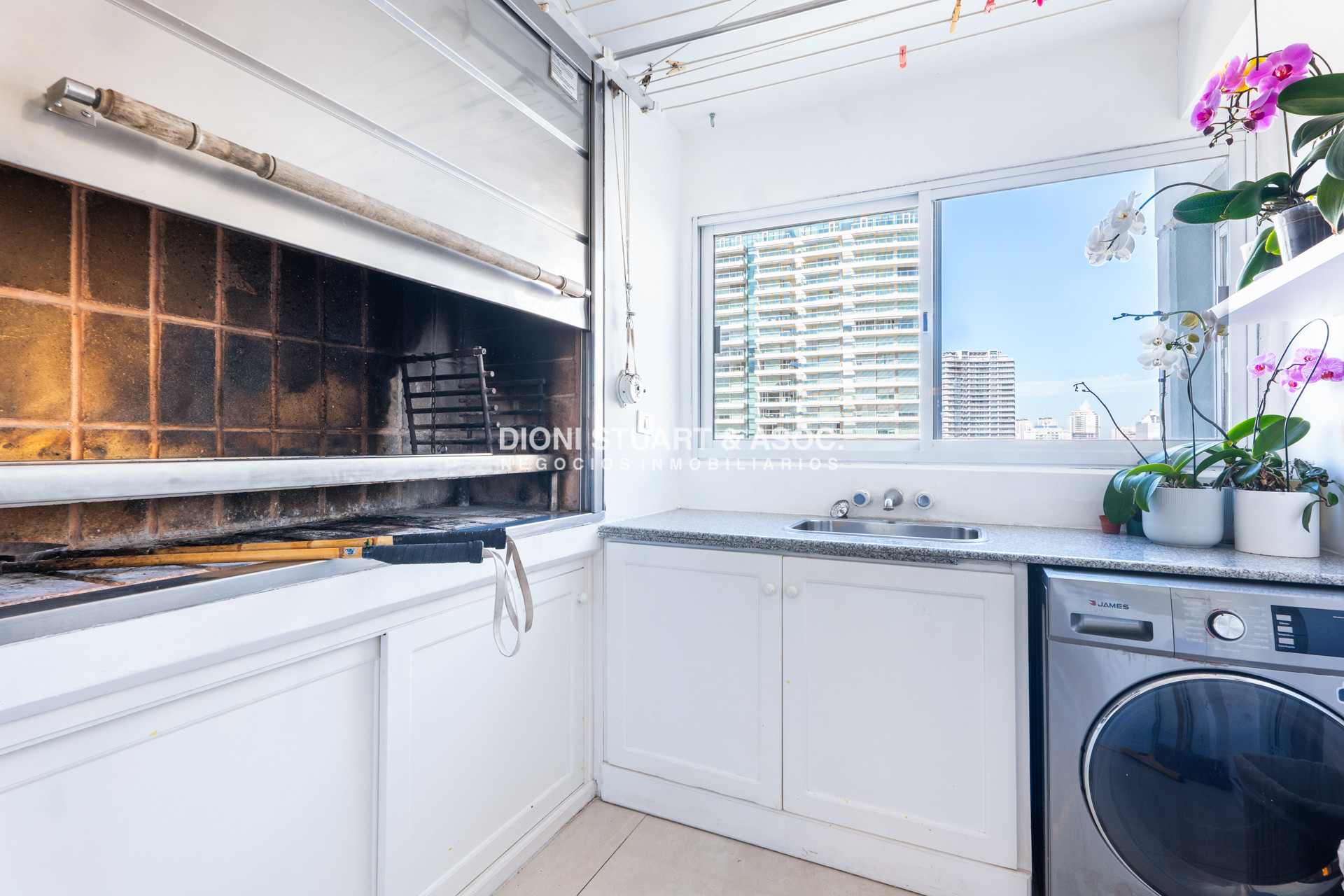 Apartamento ID.844 - Apartamento en Beverly Tower - Alquiler de Temporada - 3 Dorm en suite + Dep.