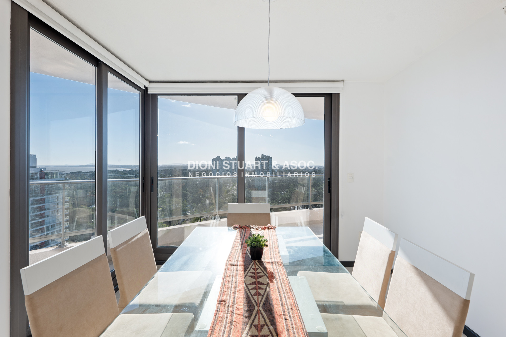 Apartamento ID.669 - Stradivarius - 3 Dormitorios - Piso Alto