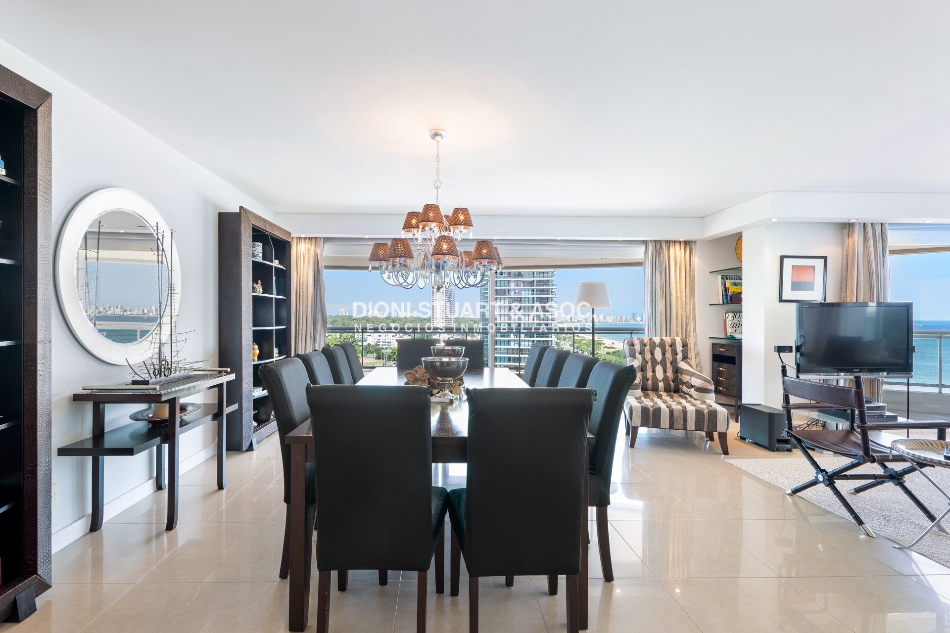 Apartamento ID.606 - Aquarela - 4 Dorms en Suite