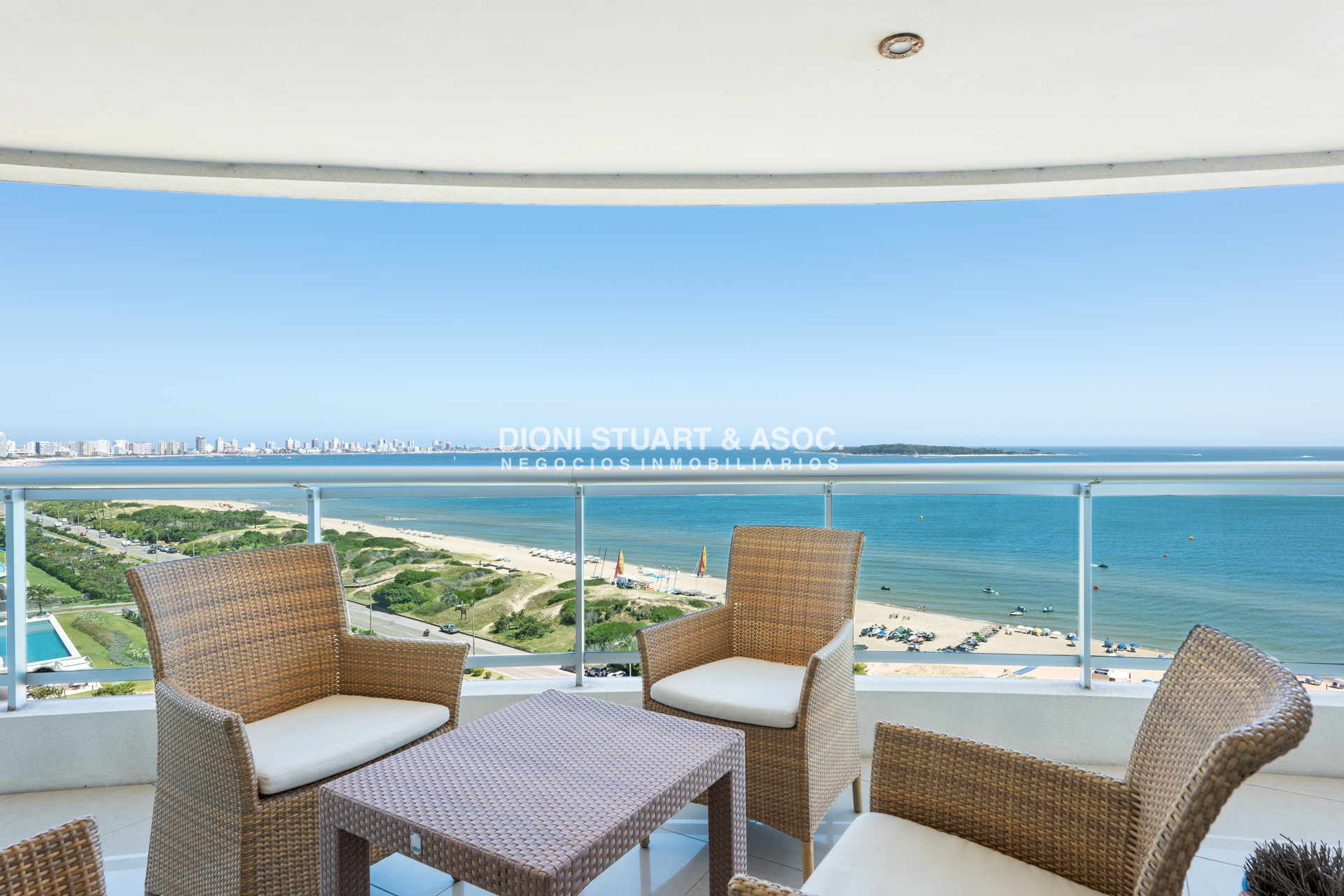 Apartamento ID.606 - Aquarela - 4 Dorms en Suite