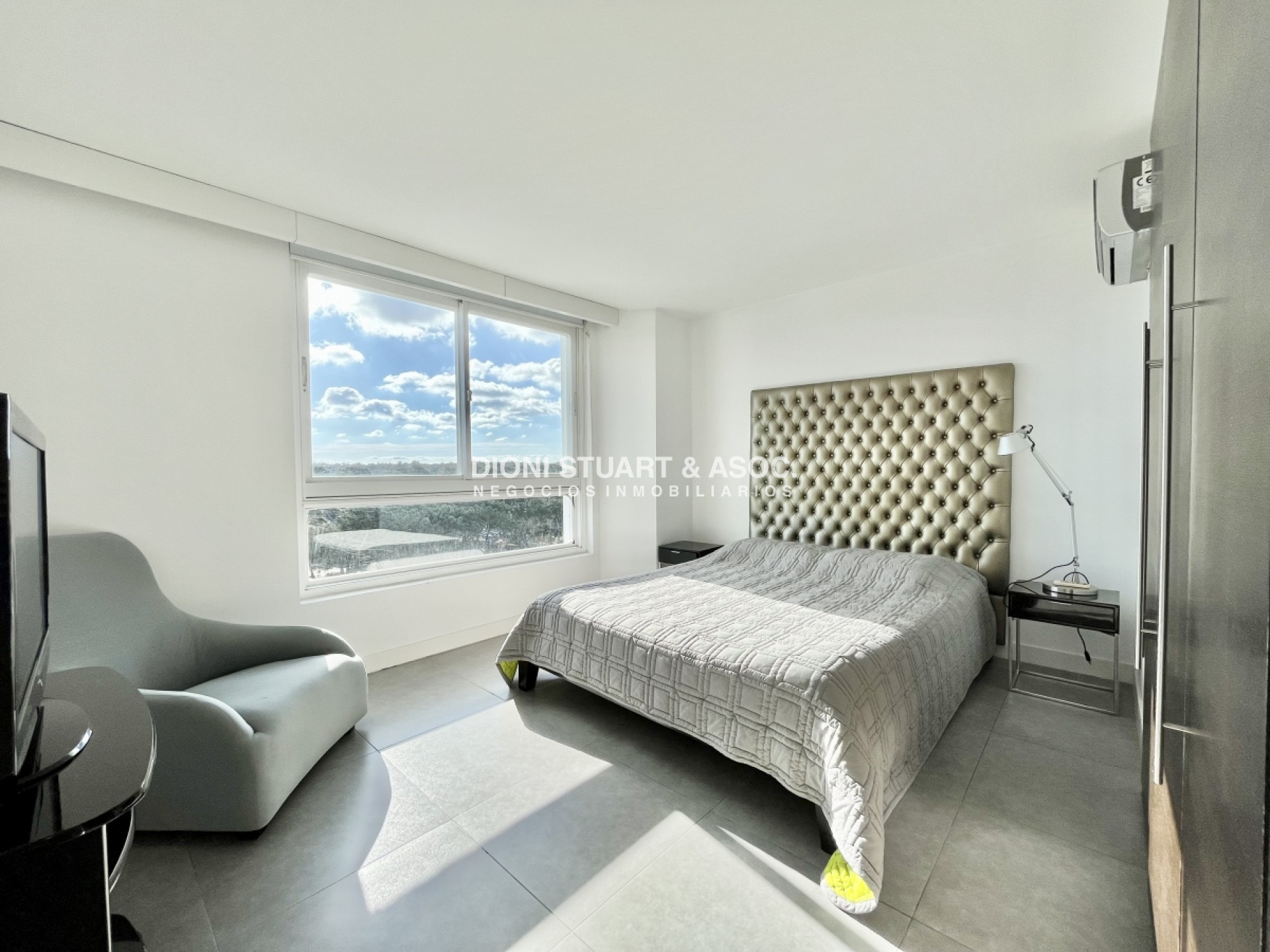 Apartamento ID.490 - Apartamento en Yoo en Venta!! 2 Dormitorios!! Roosevelt!! Cerca de Todo!! Punta del Este!!