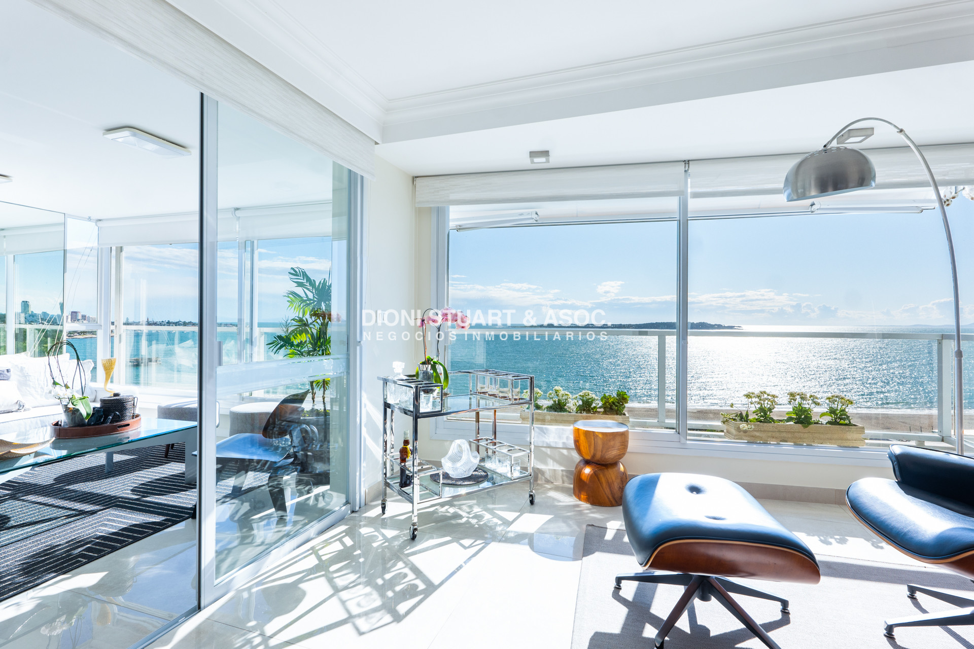 Apartamento ID.844 - Apartamento en Beverly Tower - Alquiler de Temporada - 3 Dorm en suite + Dep.