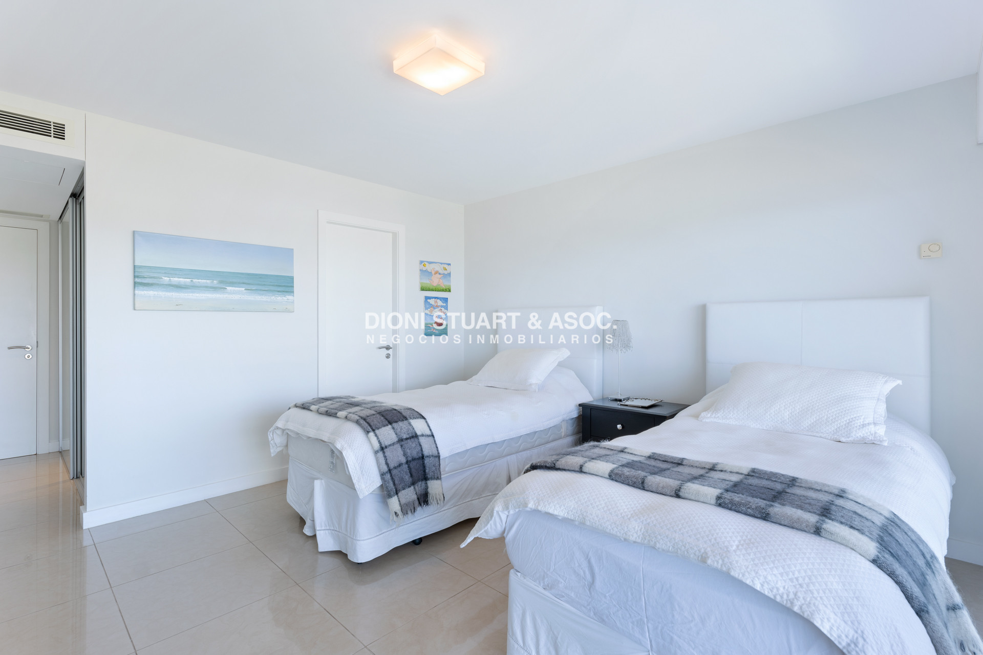 Apartamento ID.606 - Aquarela - 4 Dorms en Suite