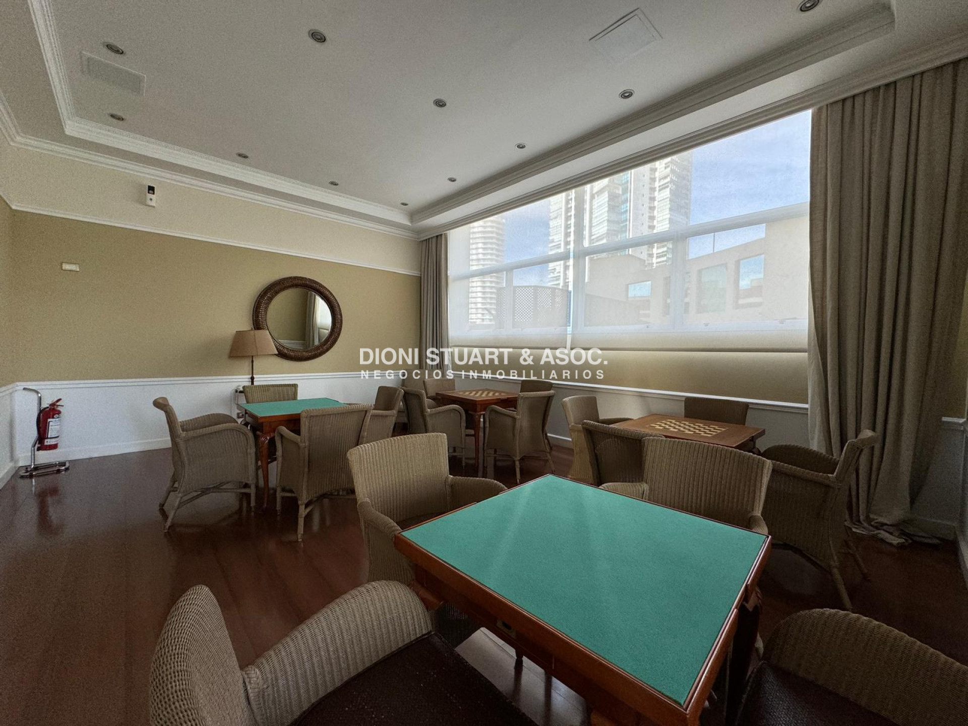 Apartamento ID.341 - Coral Tower - En venta - 3 Dormitorios en Suite + Dependencia