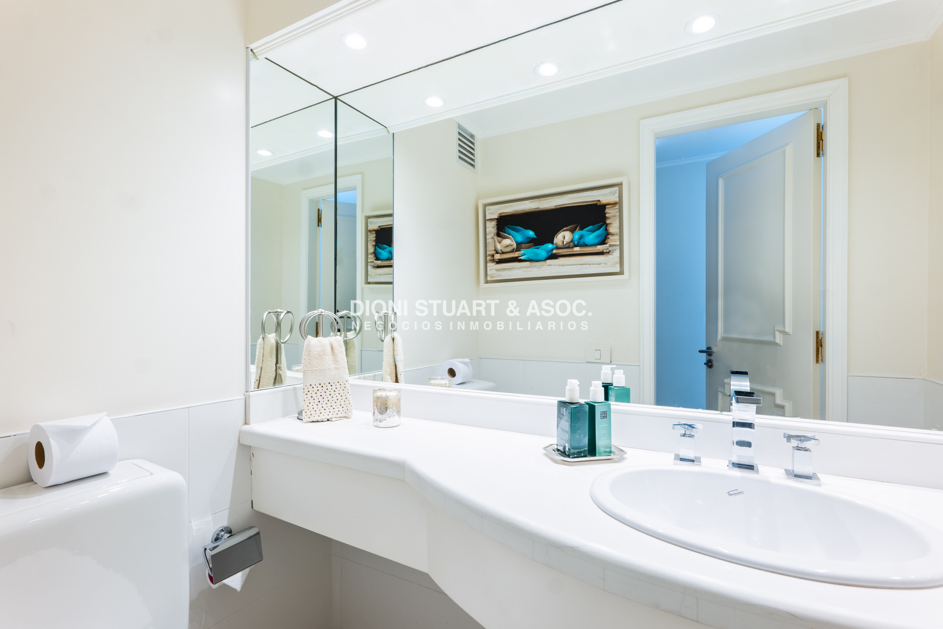 Apartamento ID.844 - Apartamento en Beverly Tower - Alquiler de Temporada - 3 Dorm en suite + Dep.