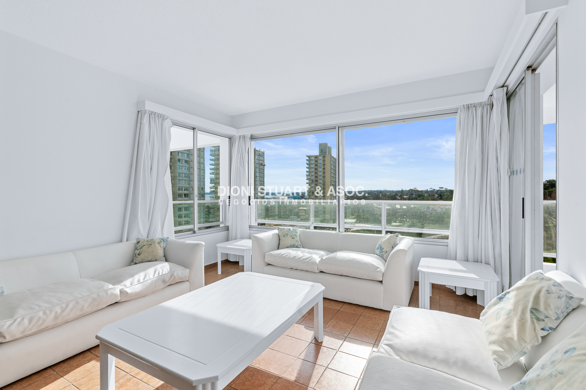 Apartamento ID.719 - Complejo Lincoln Center - Apartamento en Venta -  2 Dormitorios y Servicio - Reciclado