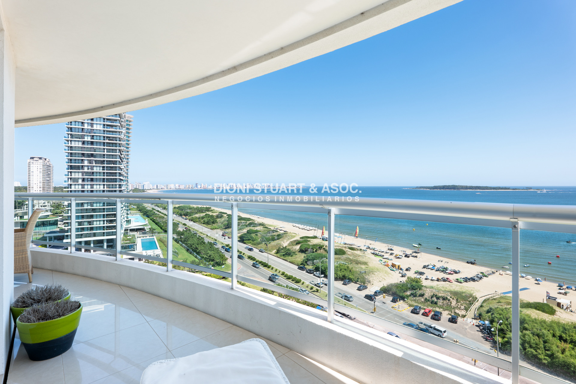 Apartamento ID.606 - Aquarela - 4 Dorms en Suite