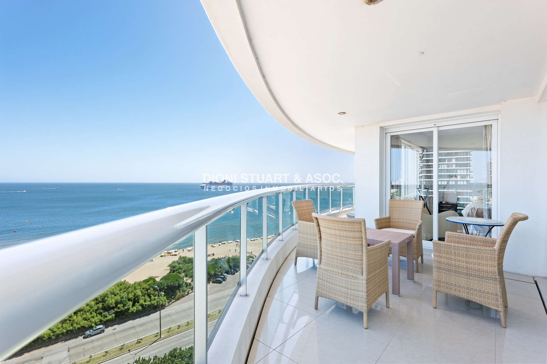 Apartamento ID.606 - Aquarela - 4 Dorms en Suite