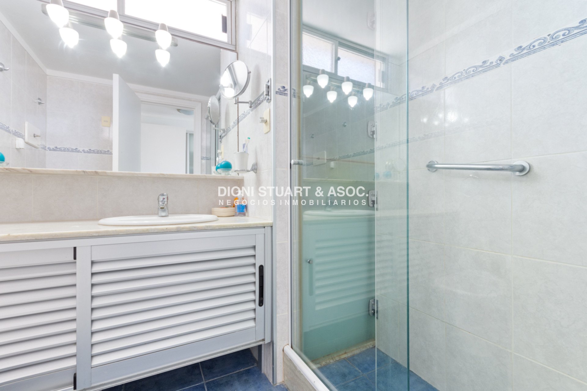 Apartamento ID.585 - Apartamento en Venta - Peninsula - Simon Bolivar - 3 Dormitorios - Reciclado