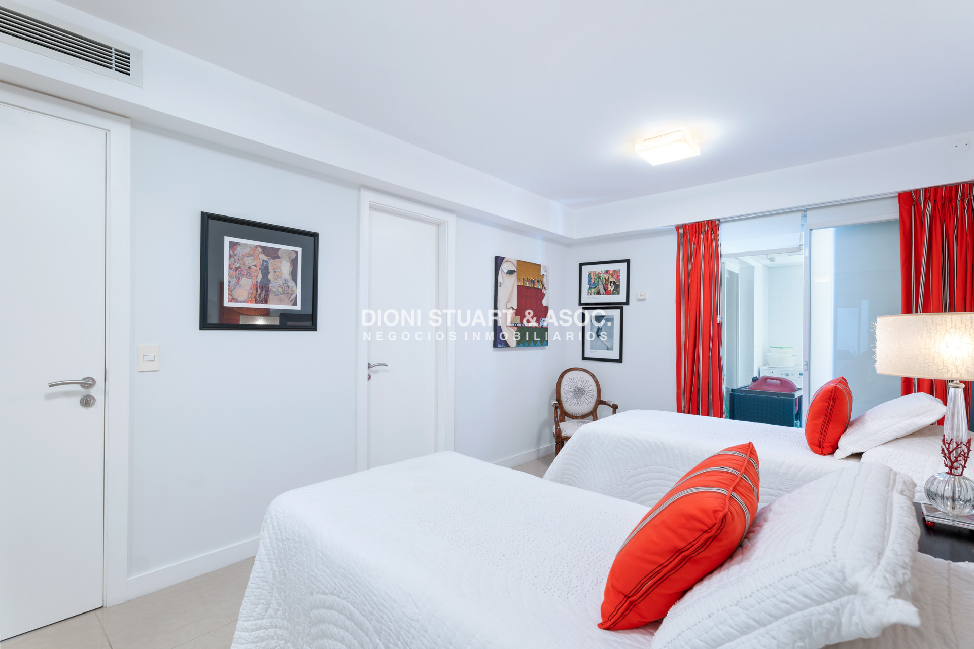 Apartamento ID.606 - Aquarela - 4 Dorms en Suite