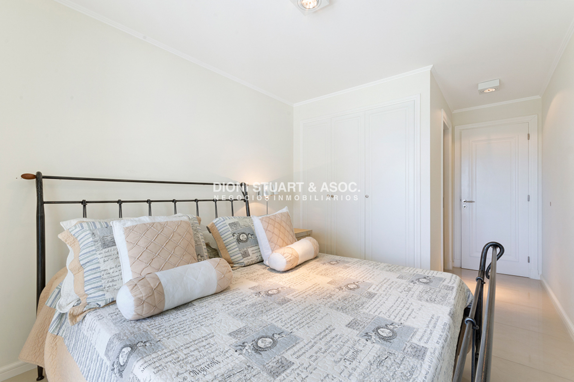 Apartamento ID.532 - Imperiale 1 - Esquinero - 3 Dormitorios en Suite