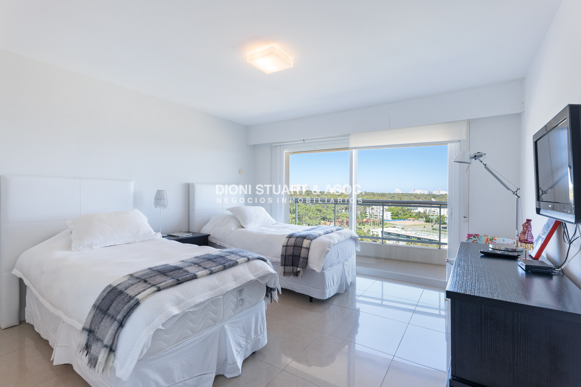 Apartamento ID.606 - Aquarela - 4 Dorms en Suite