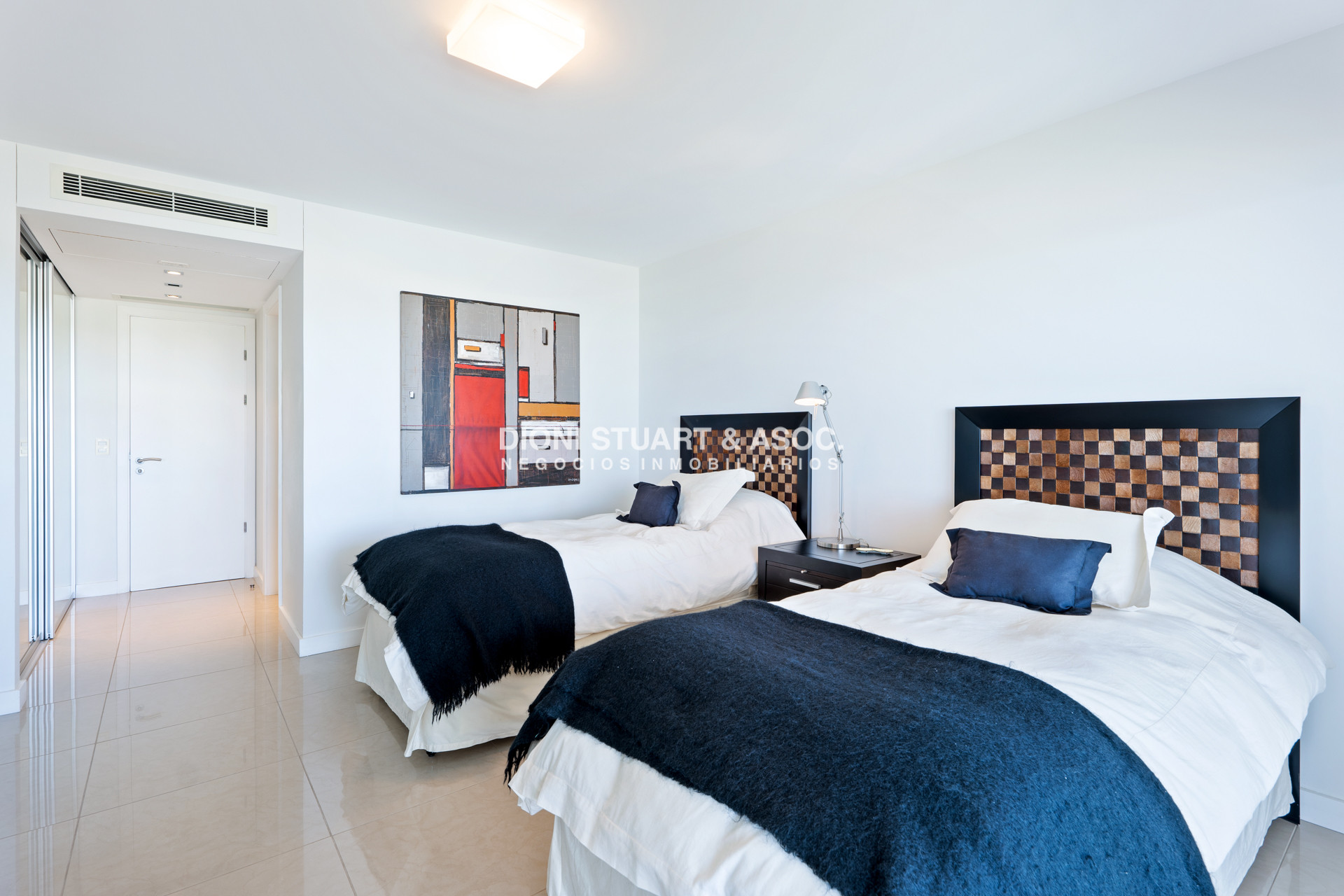 Apartamento ID.606 - Aquarela - 4 Dorms en Suite
