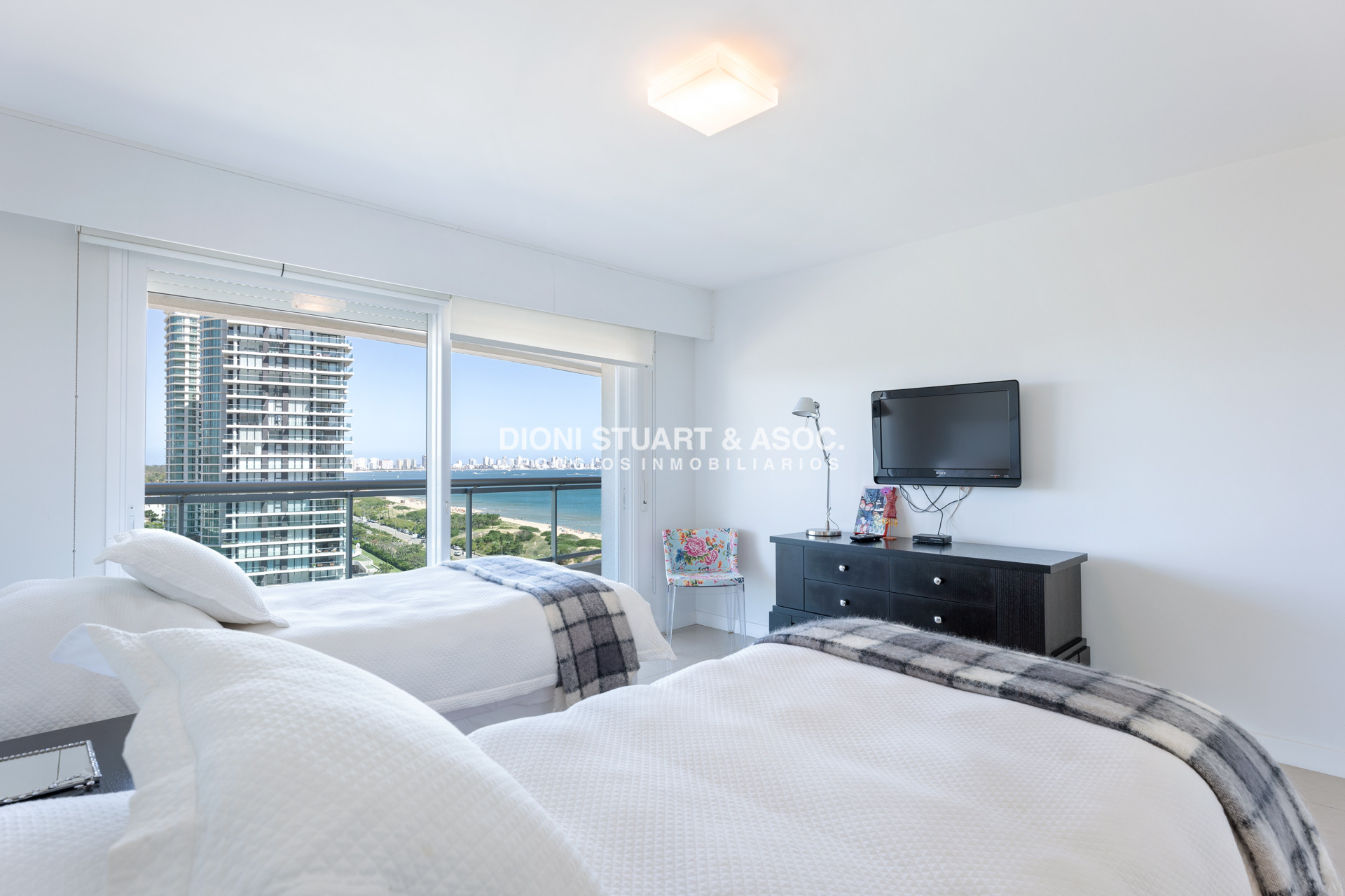 Apartamento ID.606 - Aquarela - 4 Dorms en Suite
