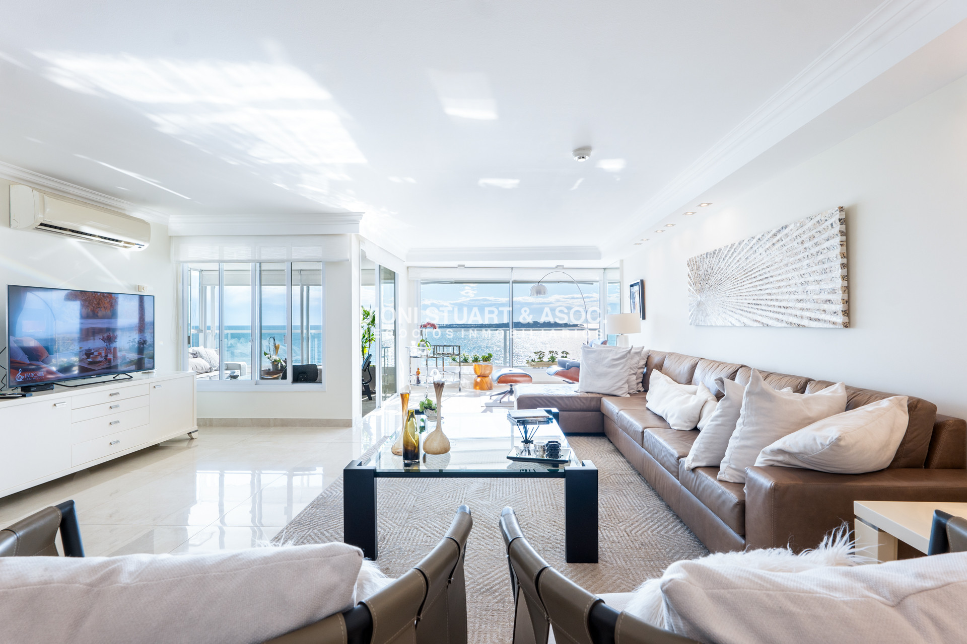 Apartamento ID.844 - Apartamento en Beverly Tower - Alquiler de Temporada - 3 Dorm en suite + Dep.