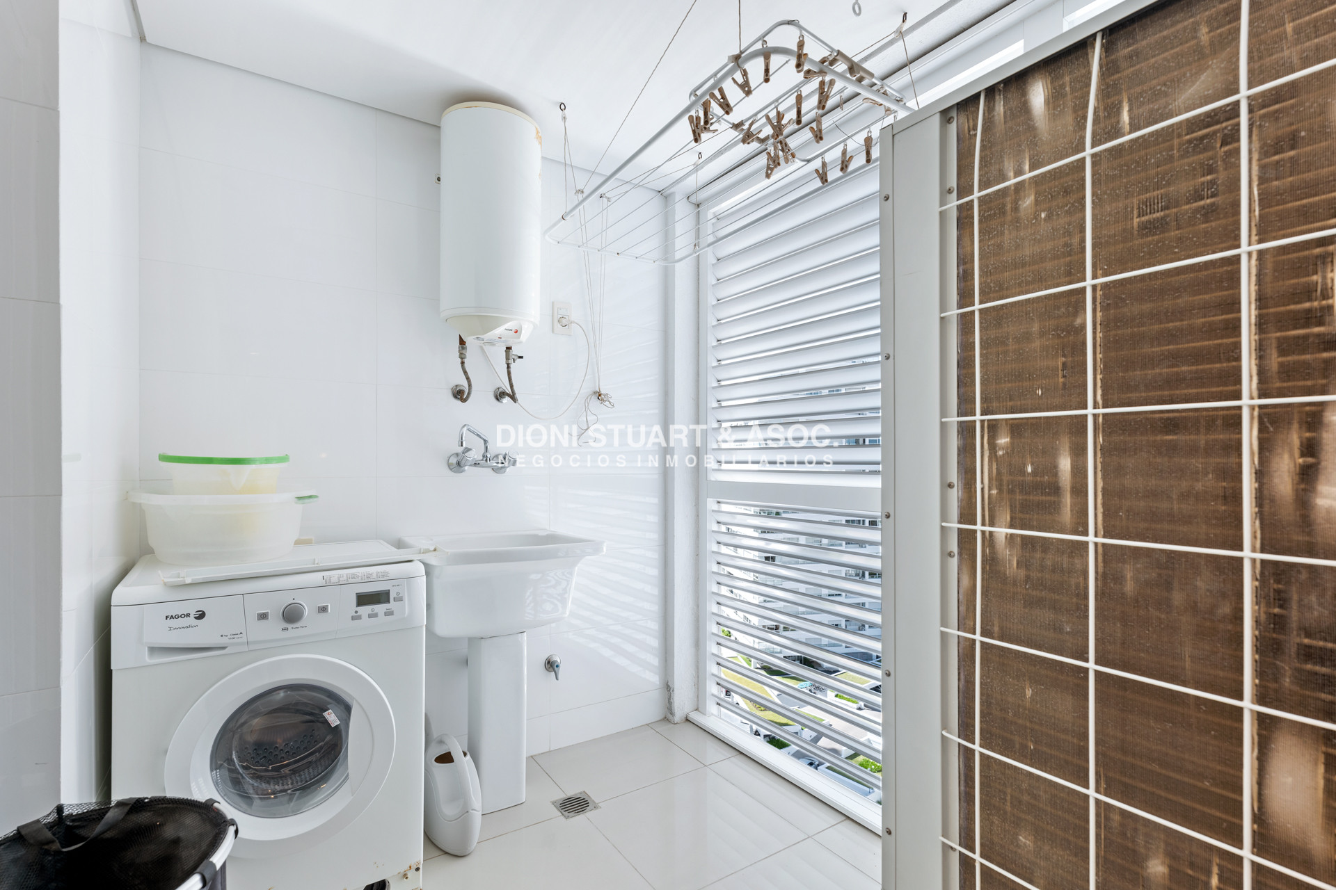 Apartamento ID.606 - Aquarela - 4 Dorms en Suite