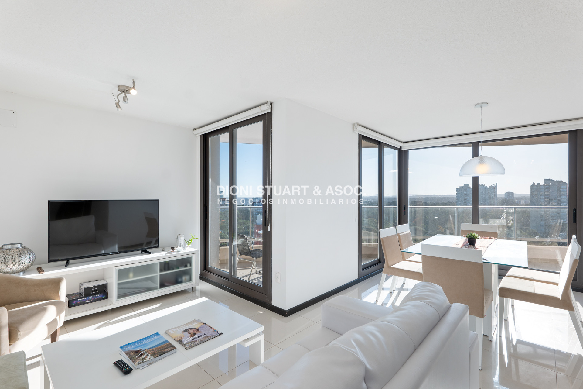 Apartamento ID.669 - Stradivarius - 3 Dormitorios - Piso Alto