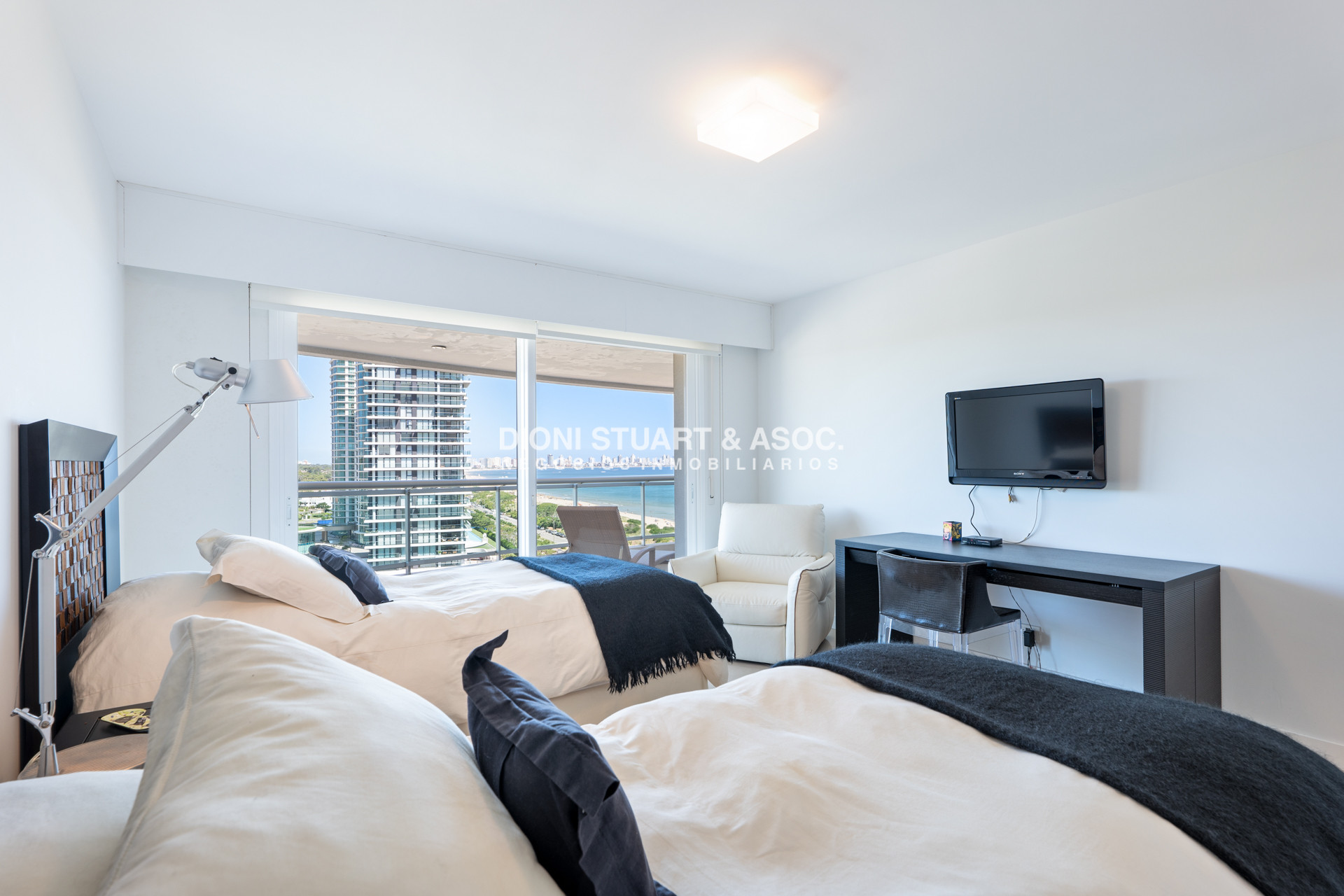 Apartamento ID.606 - Aquarela - 4 Dorms en Suite