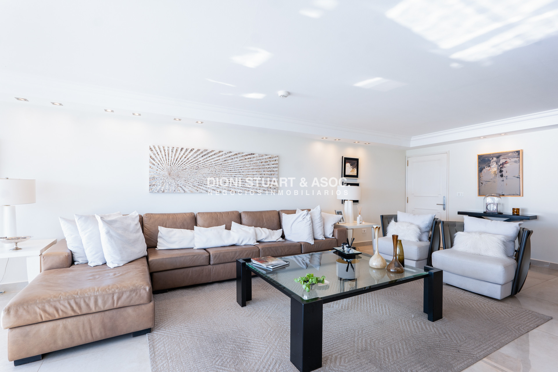 Apartamento ID.844 - Apartamento en Beverly Tower - Alquiler de Temporada - 3 Dorm en suite + Dep.