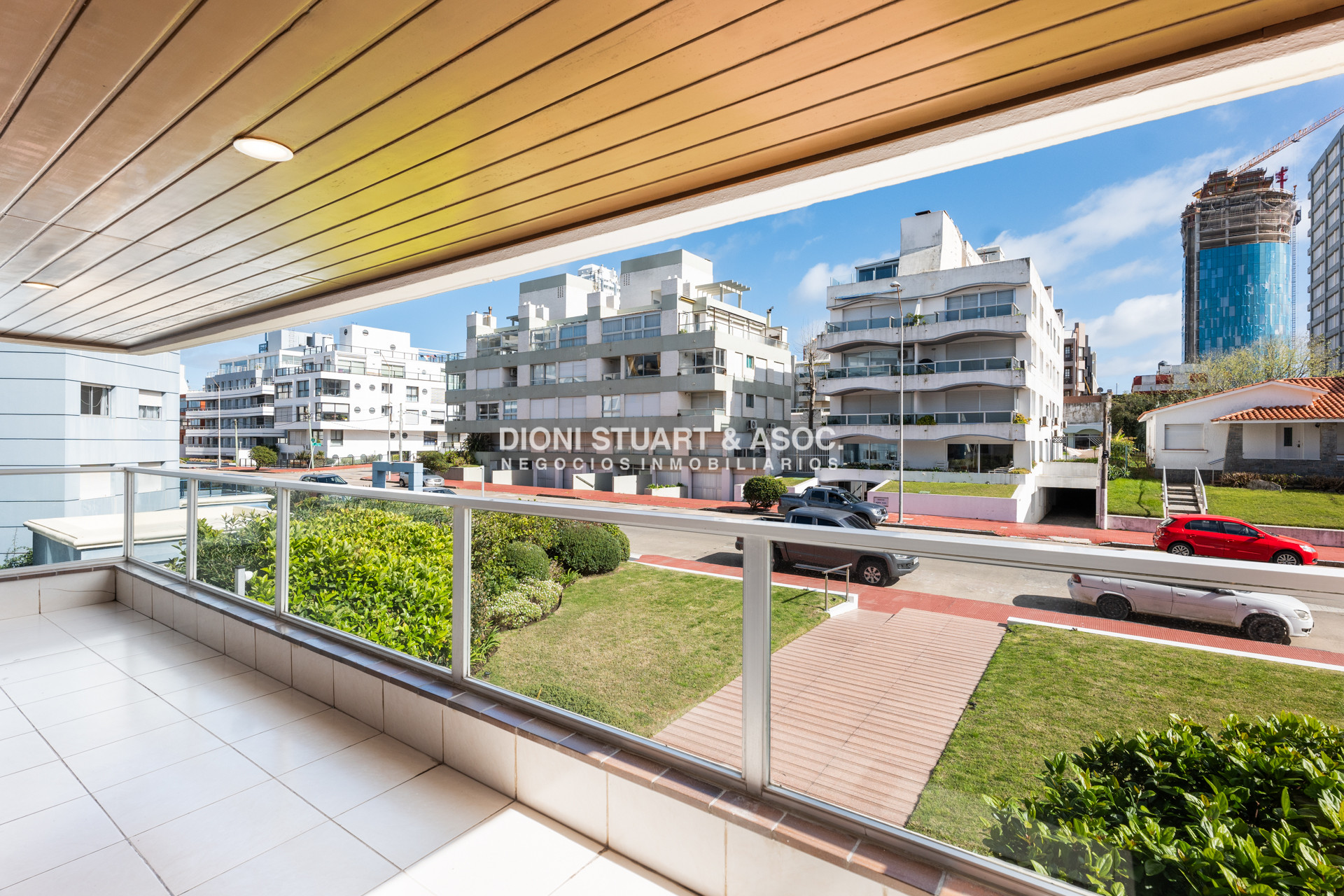 Apartamento ID.749 - Edificio Carmel - Apartamento de 3 Dorm y Dep. - Punta del Este