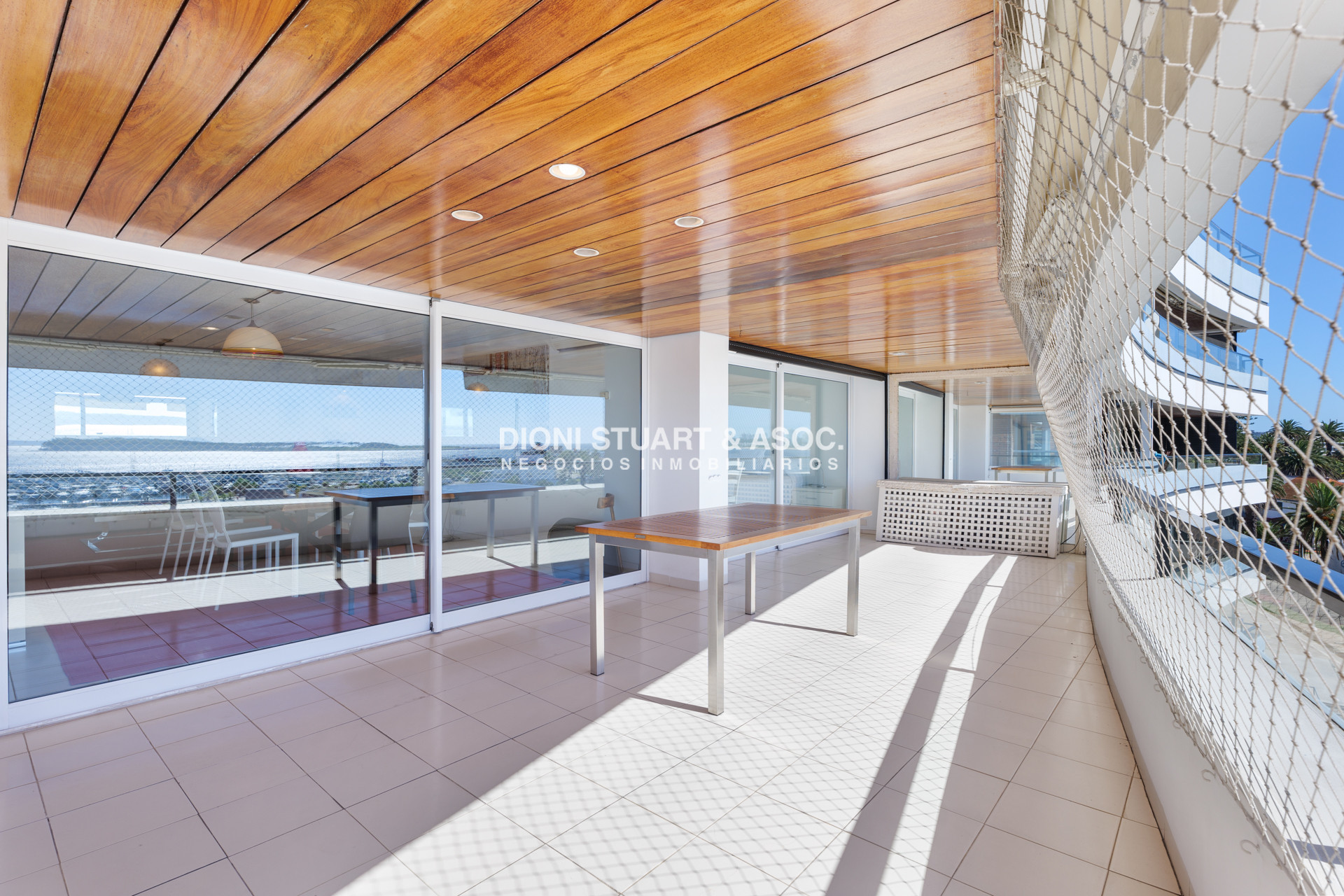 Apartamento ID.635 - Portofino - Increíble Vista Al Puerto - 3 Dorm en Suite + Dep.