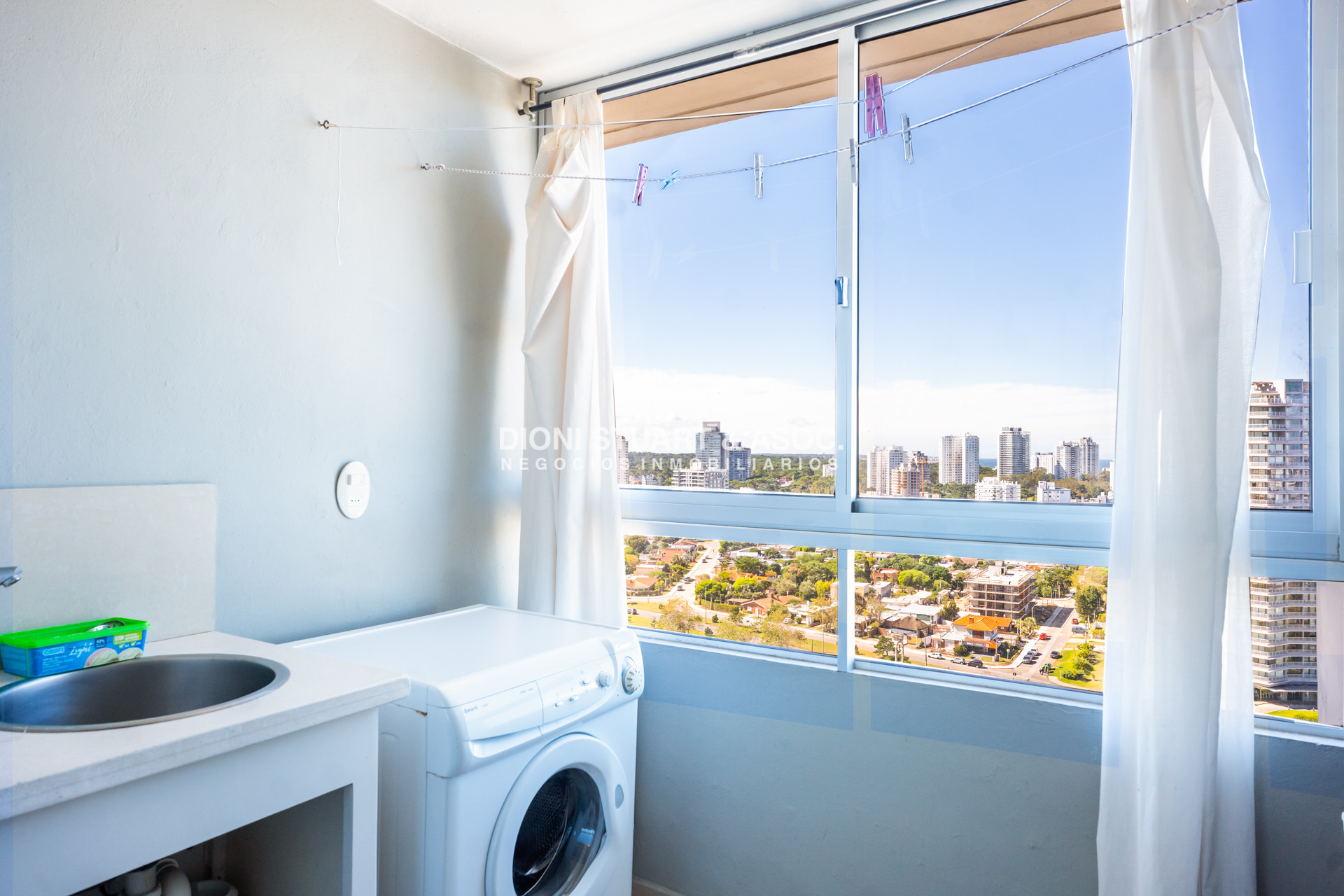 Apartamento ID.937 - GALA TOWER DEPARTAMENTO EN VENTA EN PLAYA MANSA 2 DORMITORIOS CON PARRILLERO INCREIBLE VISTA AL MAR