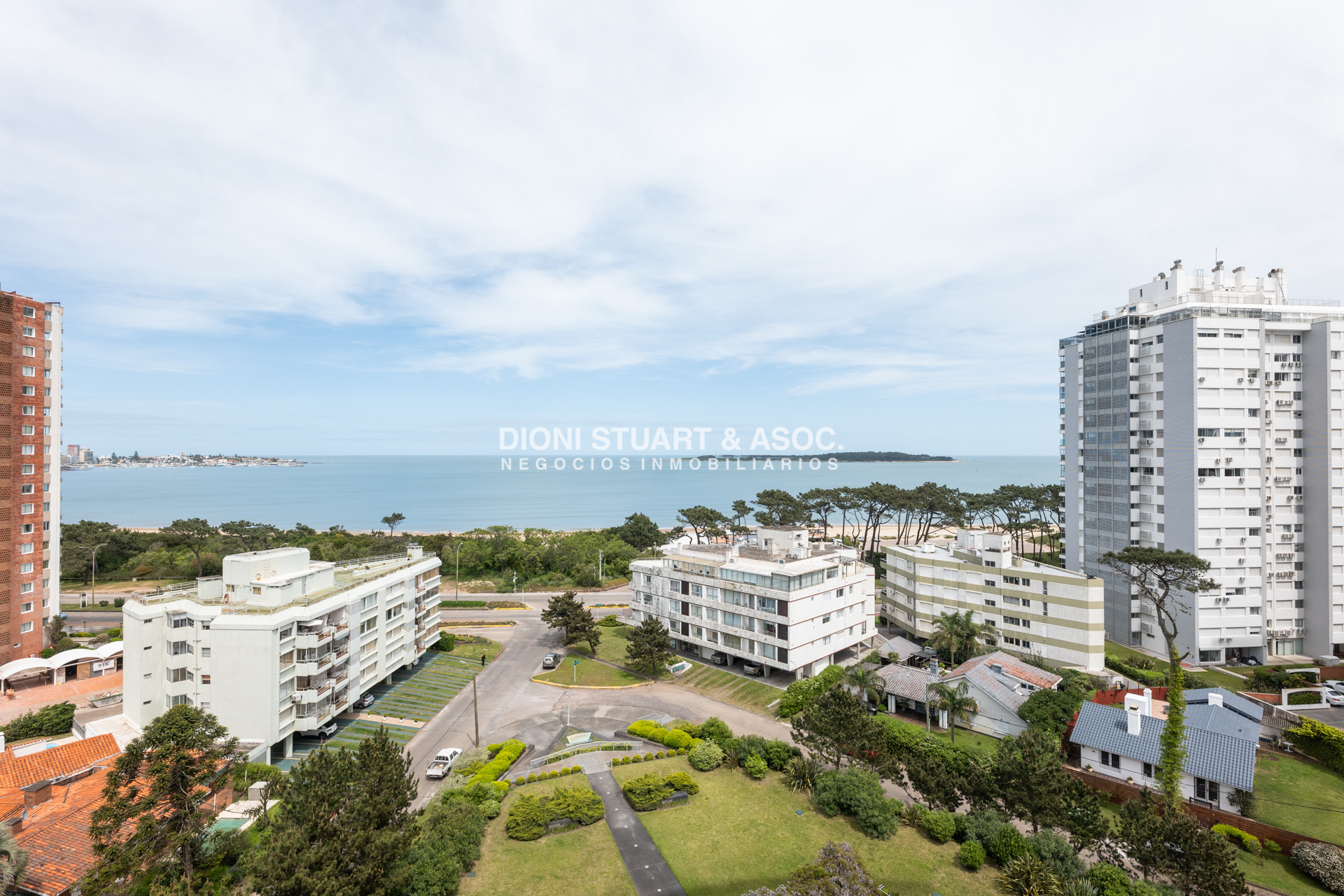 Apartamento ID.790 - Apartamento en Venta - 3 Dormitorios en Suite - Sea & Forest - Playa Mansa