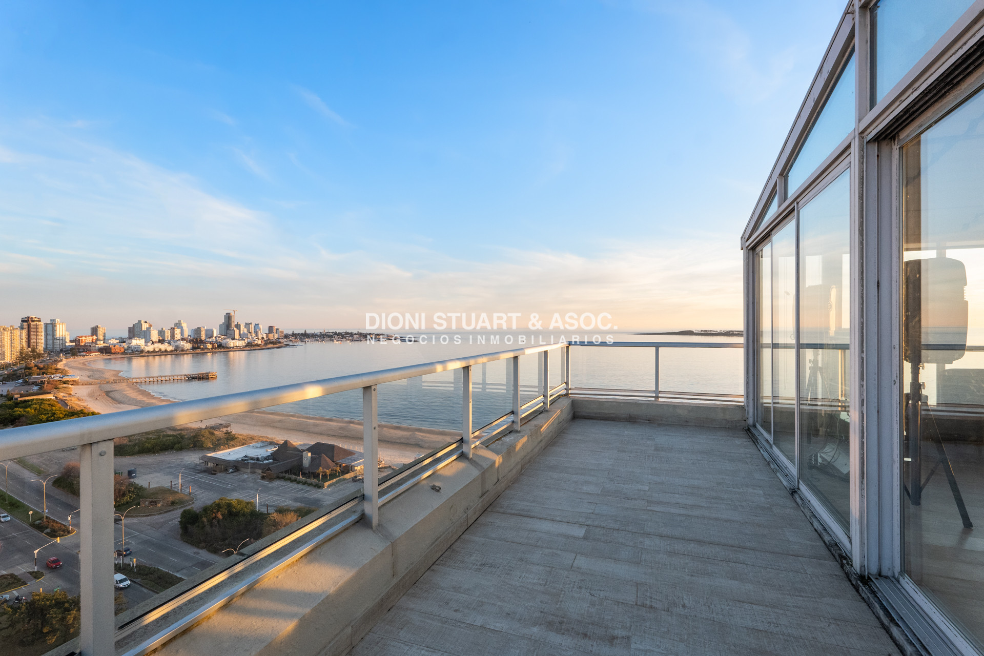 Apartamento ID.1055 - VENTA APARTAMENTO 6 DORMITORIOS - TEQUENDAMA I - PENT HOUSE DUPLEX - PLAYA MANSA 