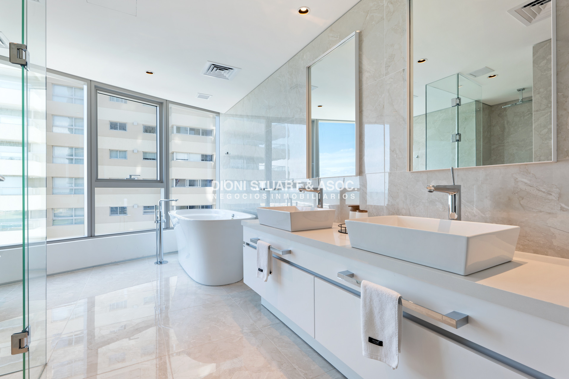 Apartamento ID.629 - DEPARTAMENTO EN TRUMP TOWER ESQUINERO - 3 DORMITORIOS EN SUITE