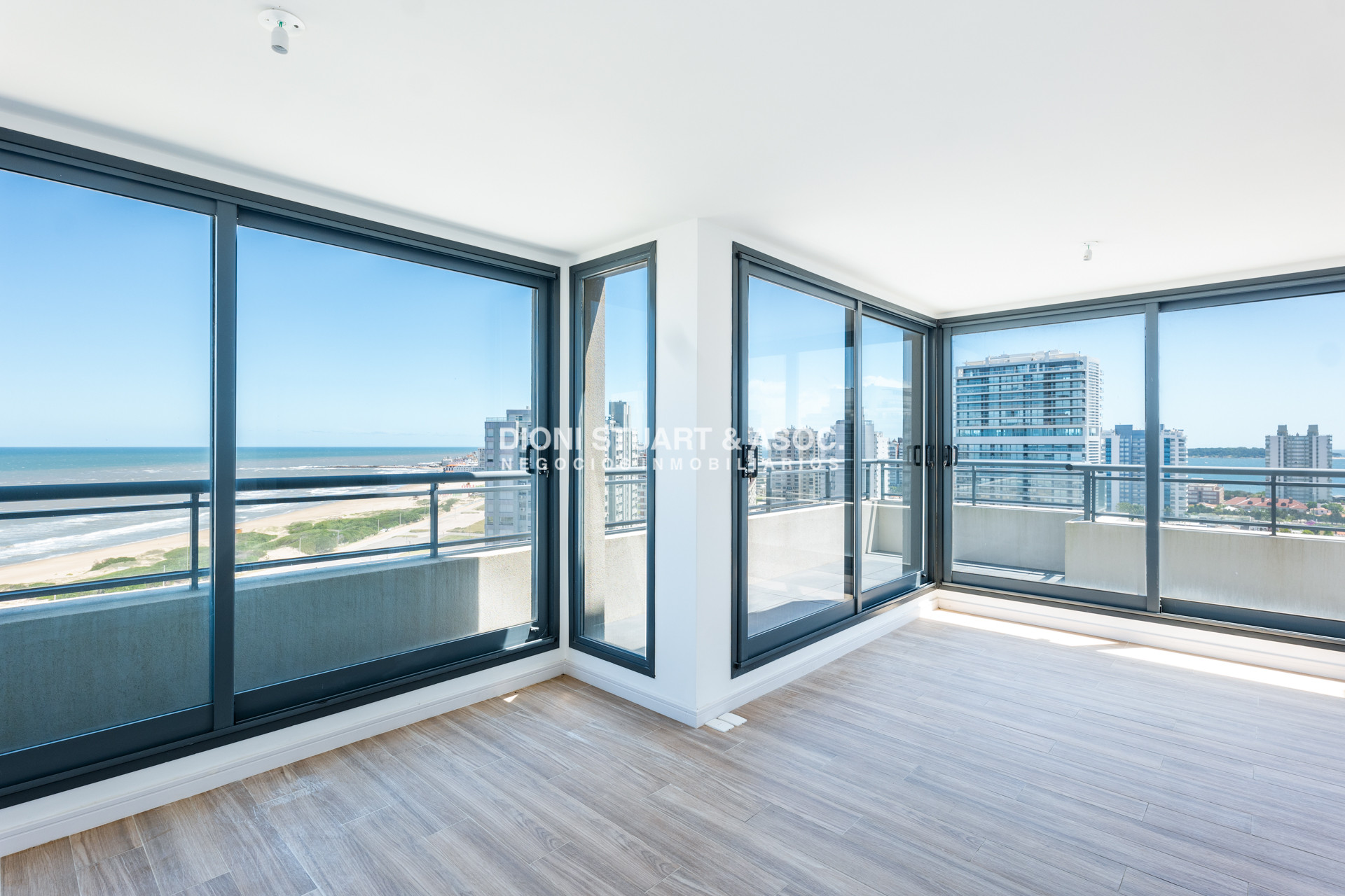 Apartamento ID.864 - APARTAMENTO A ESTRENAR EN PLAYA BRAVA PUNTA DEL ESTE - 2 DORMITORIOS - EDIF. SIGLO SOL II - BAJAS EXPENSAS