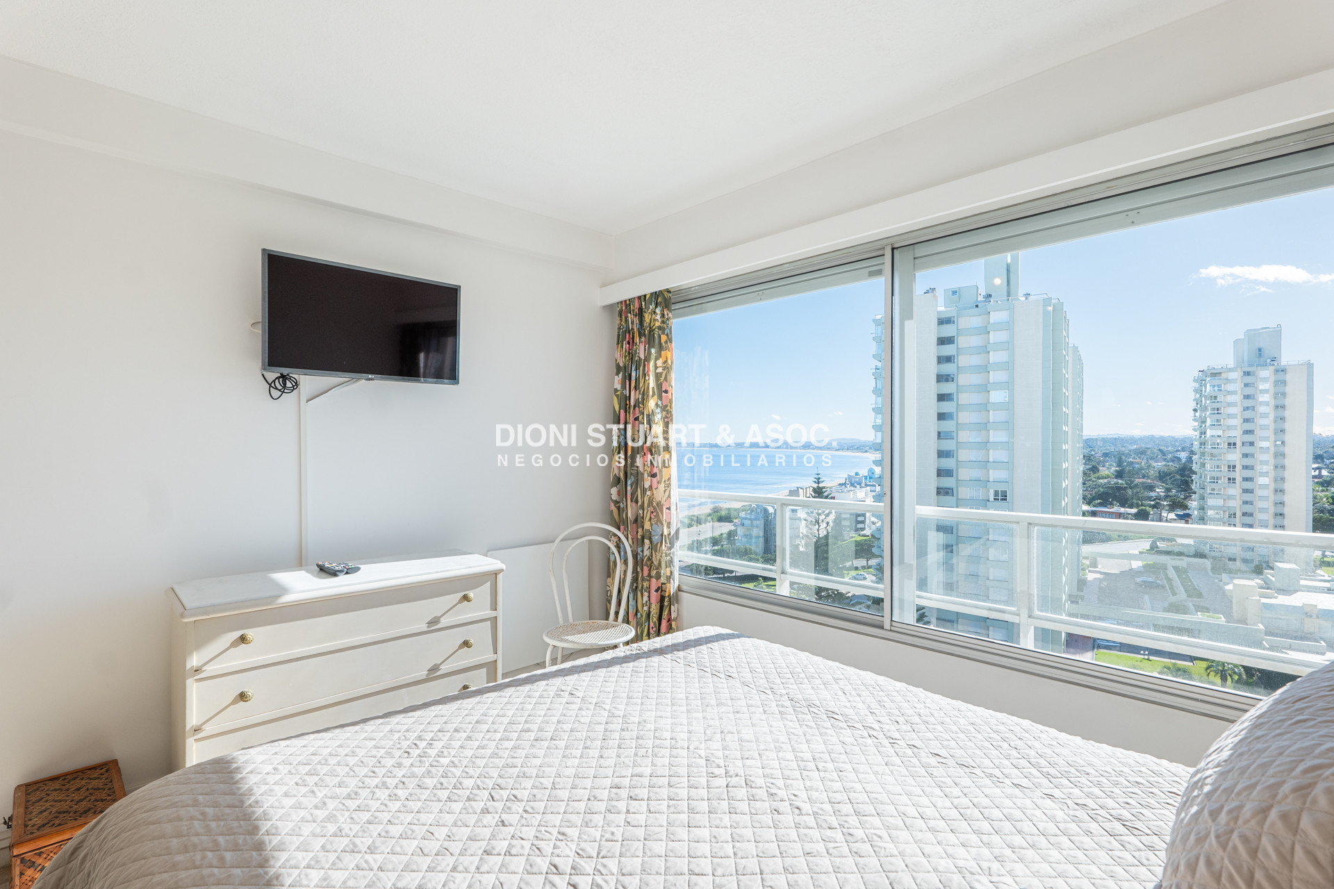 Apartamento ID.690 - APARTAMENTO DE 3 DORMITORIOS FRENTE AL MAR EN ALQUILER COMPLEJO LINCOLN CENTER TORRE WASHINGTON