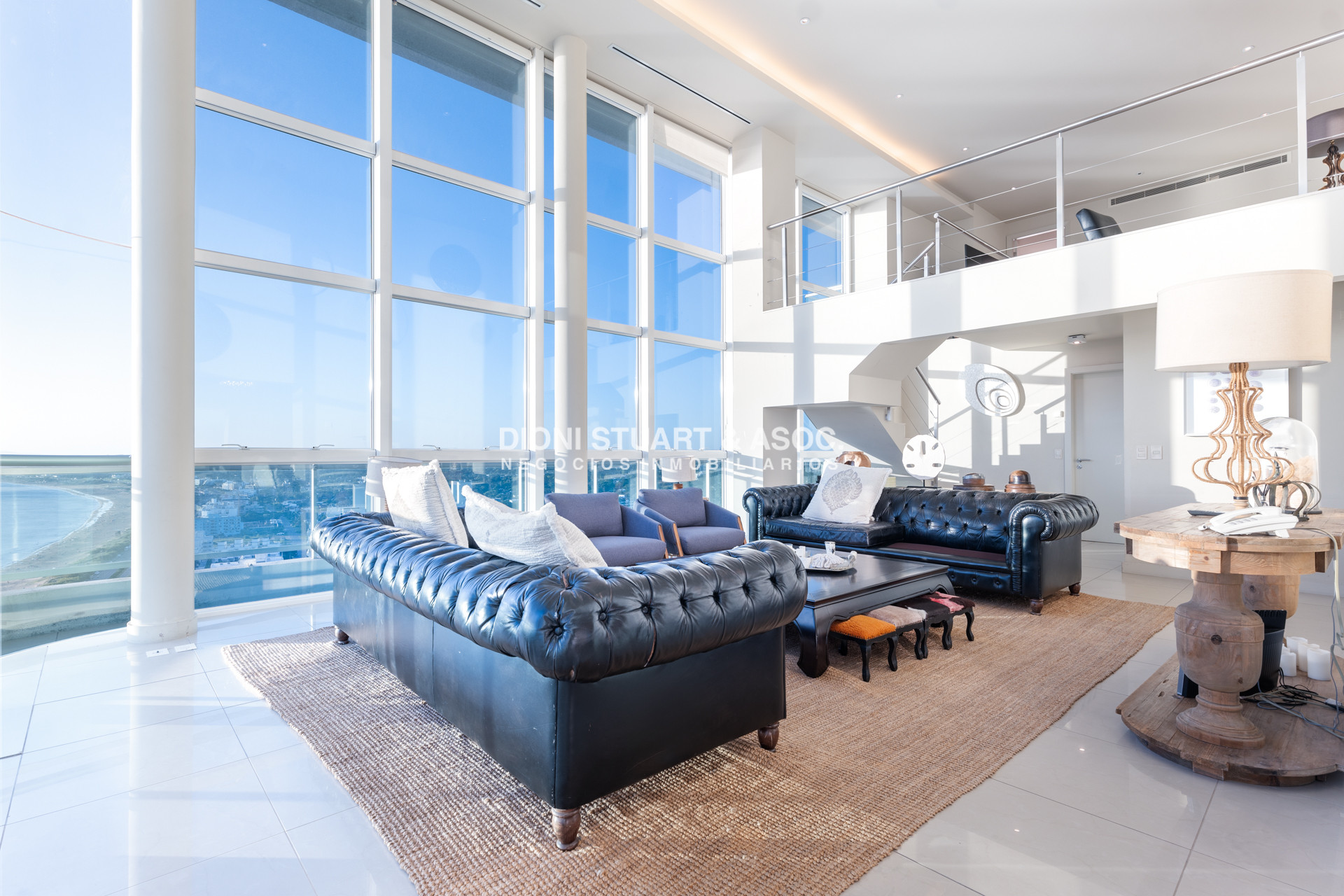 Apartamento ID.910 - DEPARTAMENTO DUPLEX EN AQUARELA - PLAYA MANSA - 4 DORM EN SUITE + DEPENDENCIA