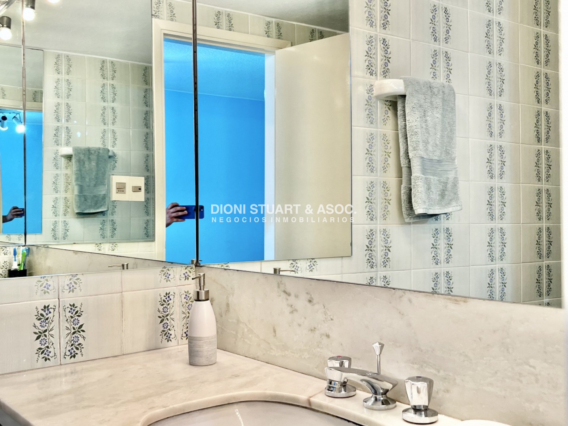 Apartamento ID.121 - OPORTUNIDAD EN VENTA - FRENTE AL MAR -  2 DORM Y MEDIO - COMPLEJO LINCOLN CENTER - TORRE WASHINGTON