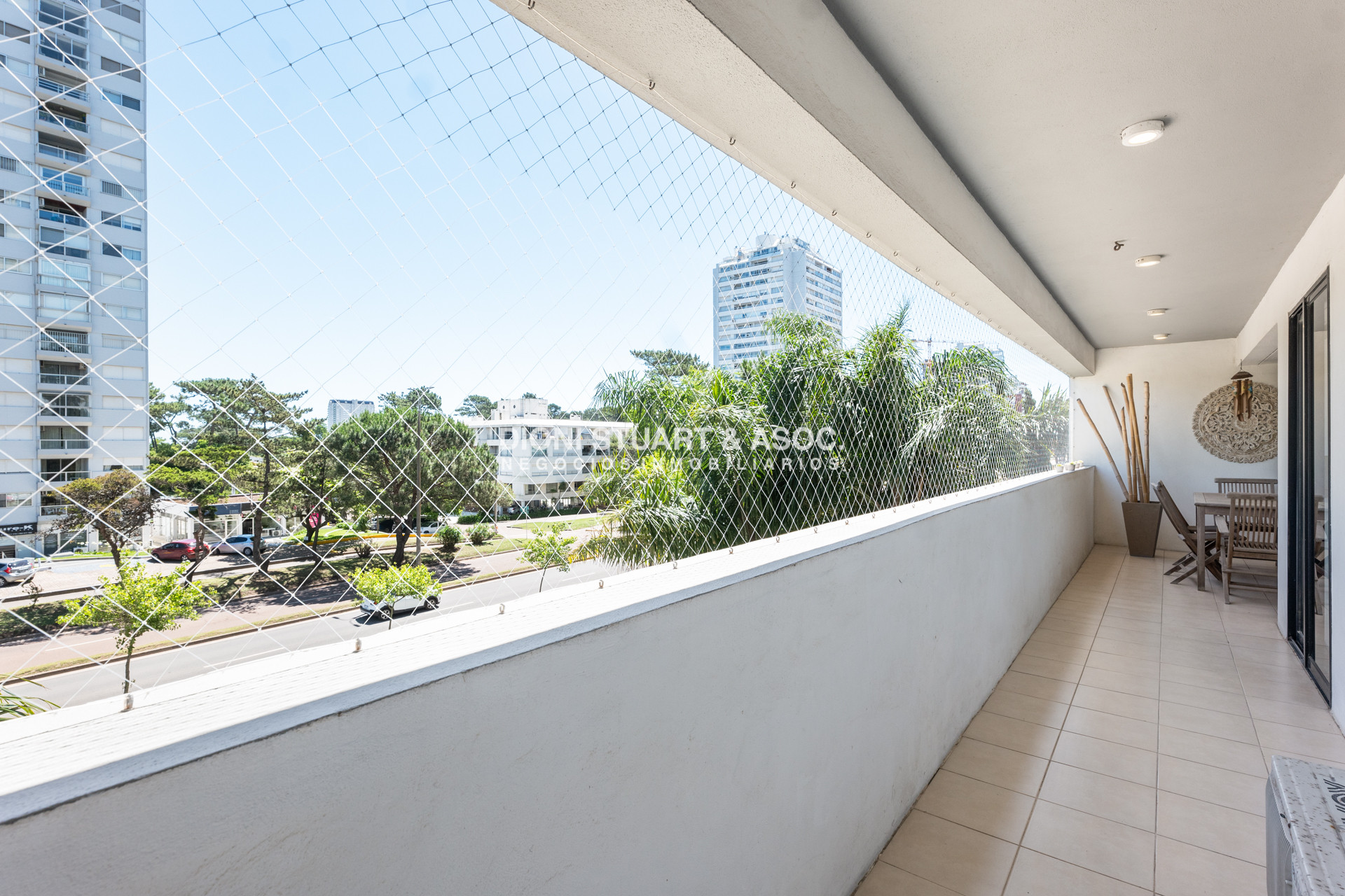 Apartamento ID.882 - DEPARTAMENTO EN VENTA EN ROOSEVELT - 2 DORMITORIOS - EXCELENTE SOL - JARDINES DEL COUNTRY