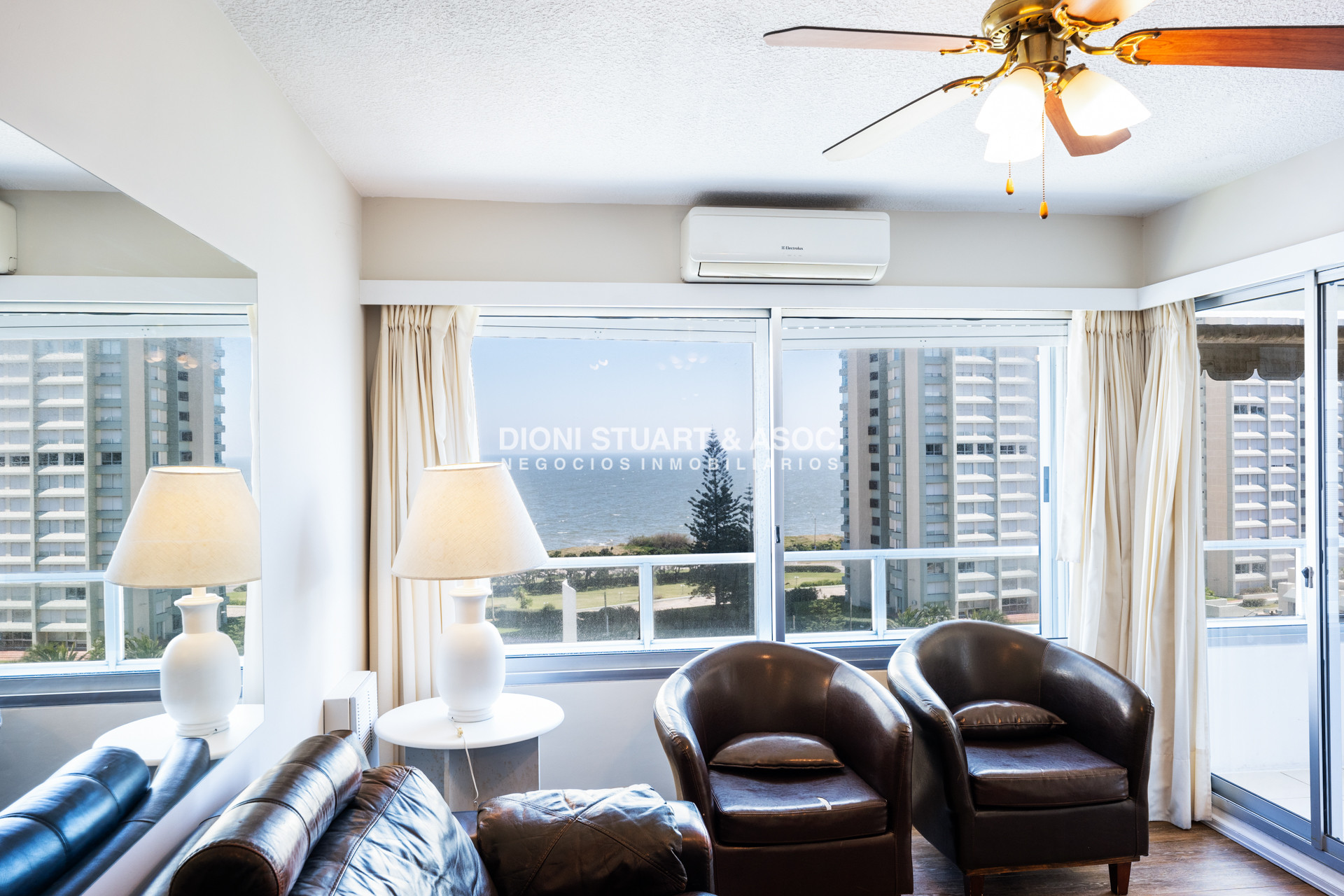 Apartamento ID.746 - Apartamento en Venta - Playa Mansa - 1 Dormitorio y Medio - Complejo Lincoln Center