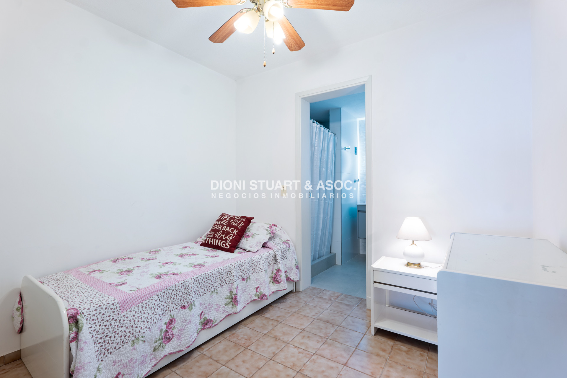 Apartamento ID.444 - APARTAMENTO EN VENTA DE 1 DORMITORIO Y MEDIO FRENTE AL MAR - PLAYA MANSA - COMPLEJO LINCOLN CENTER